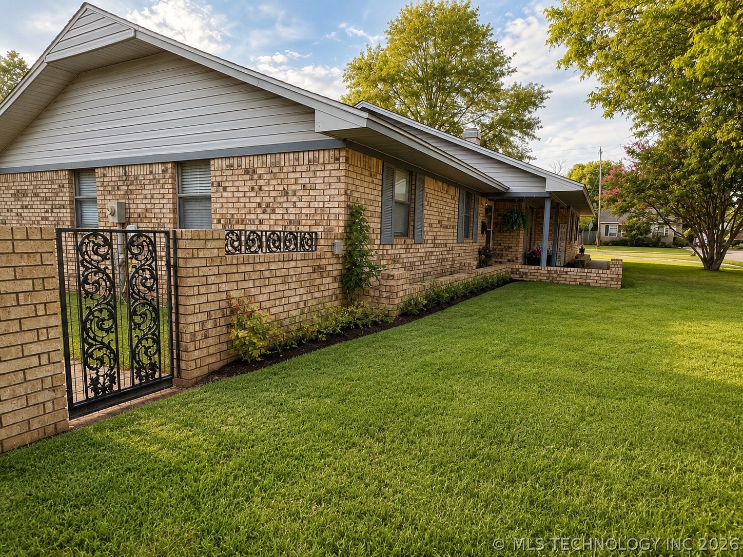 1425 Hargrove Property Photo 20