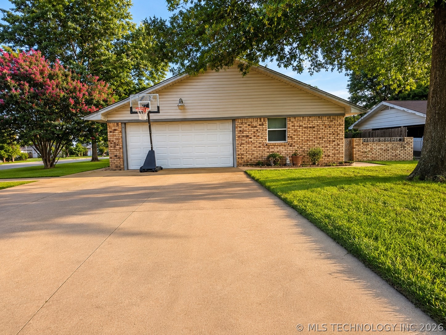 1425 Hargrove Property Photo 21