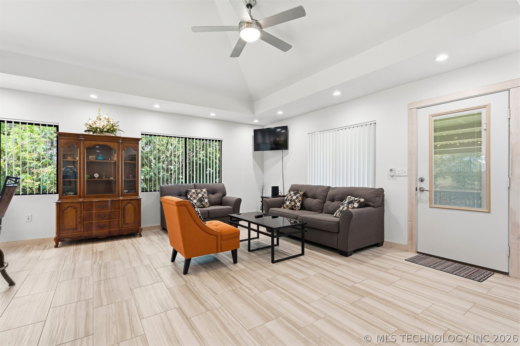7157 Meridian Property Photo 4