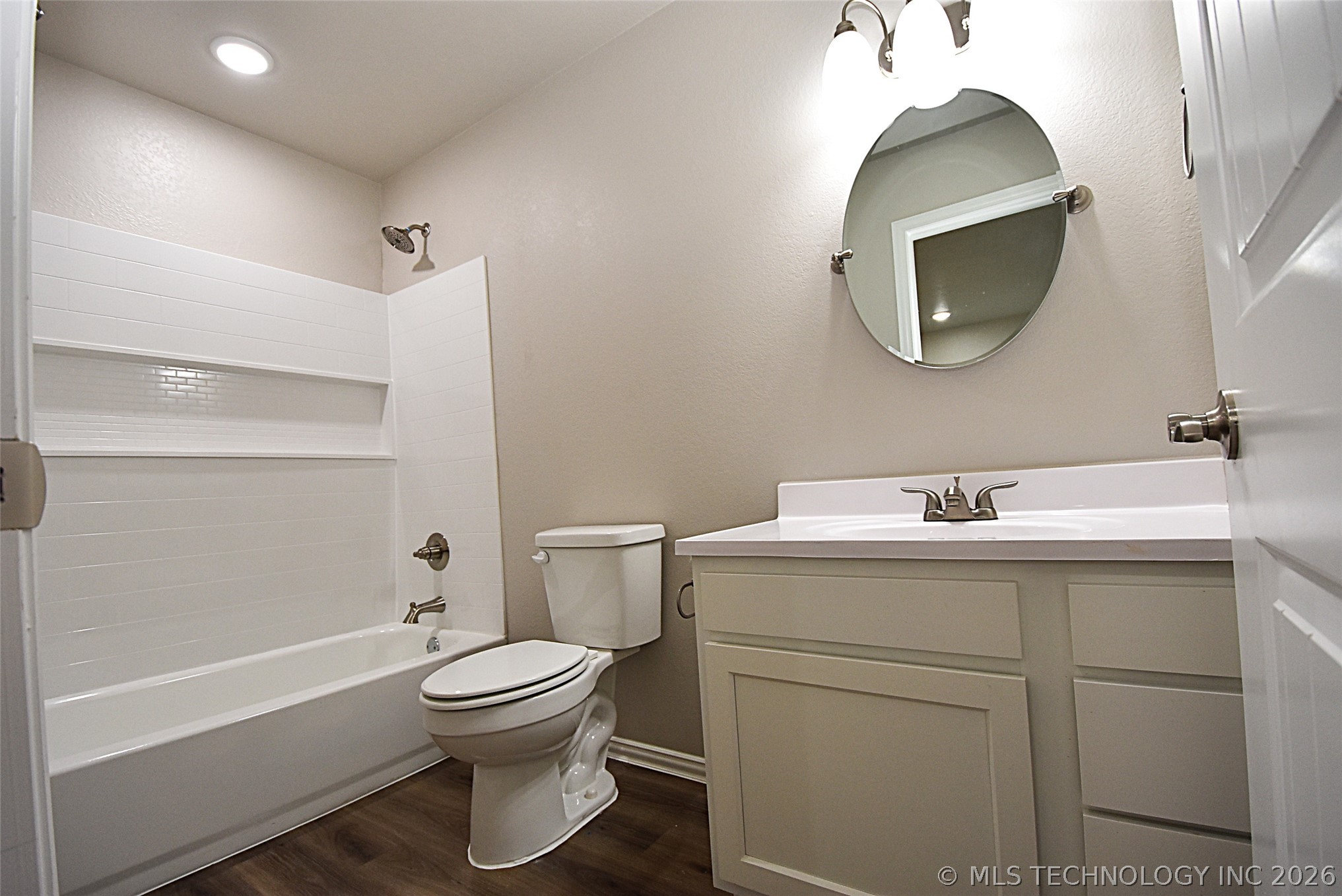 736 Elm Street Property Photo 17