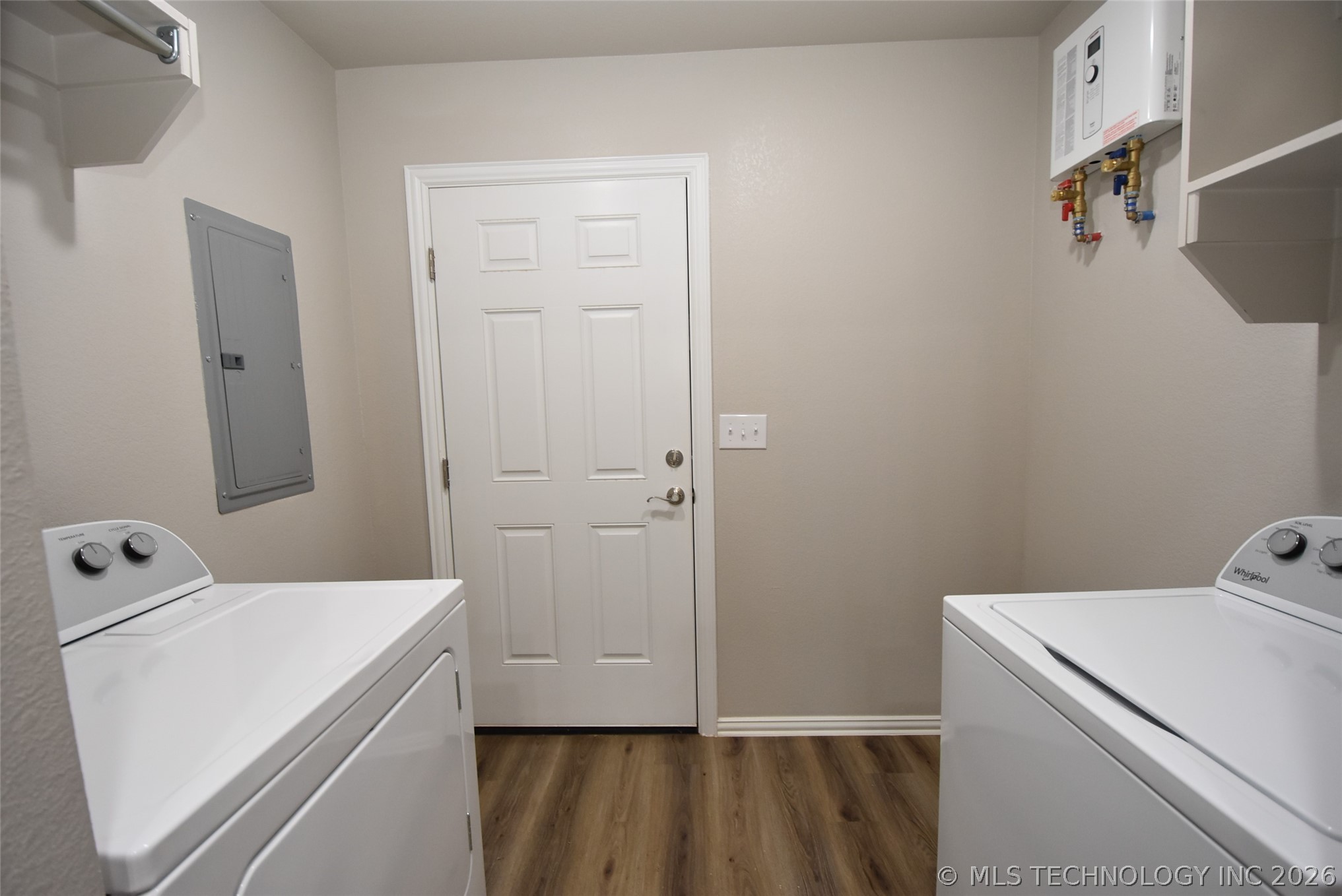 736 Elm Street Property Photo 28
