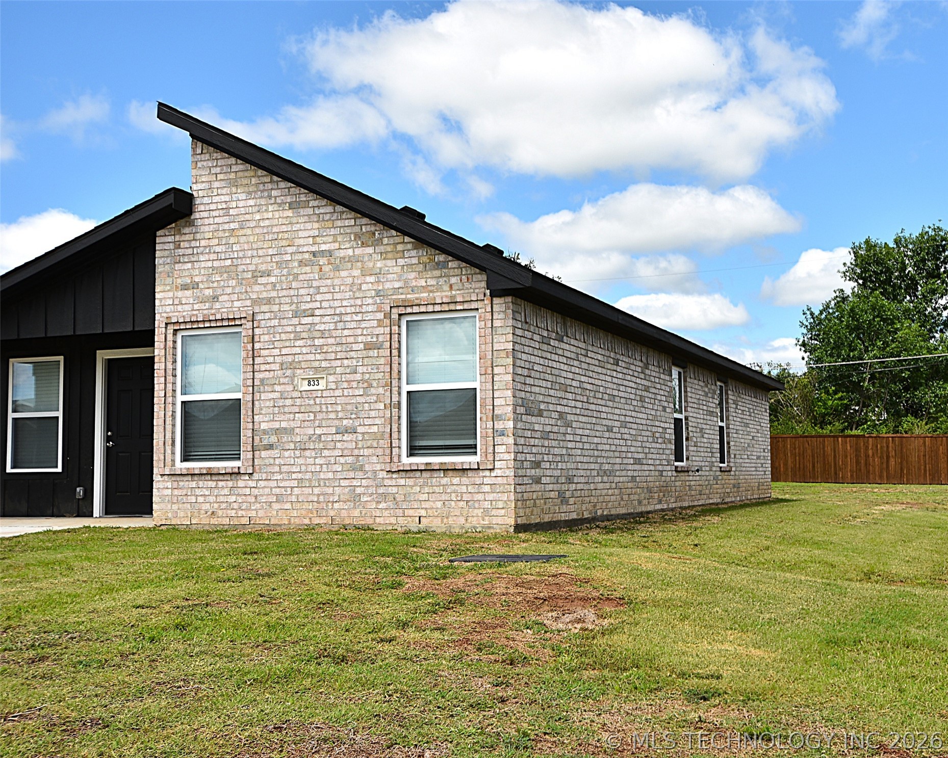 833 Elm Street Property Photo 4
