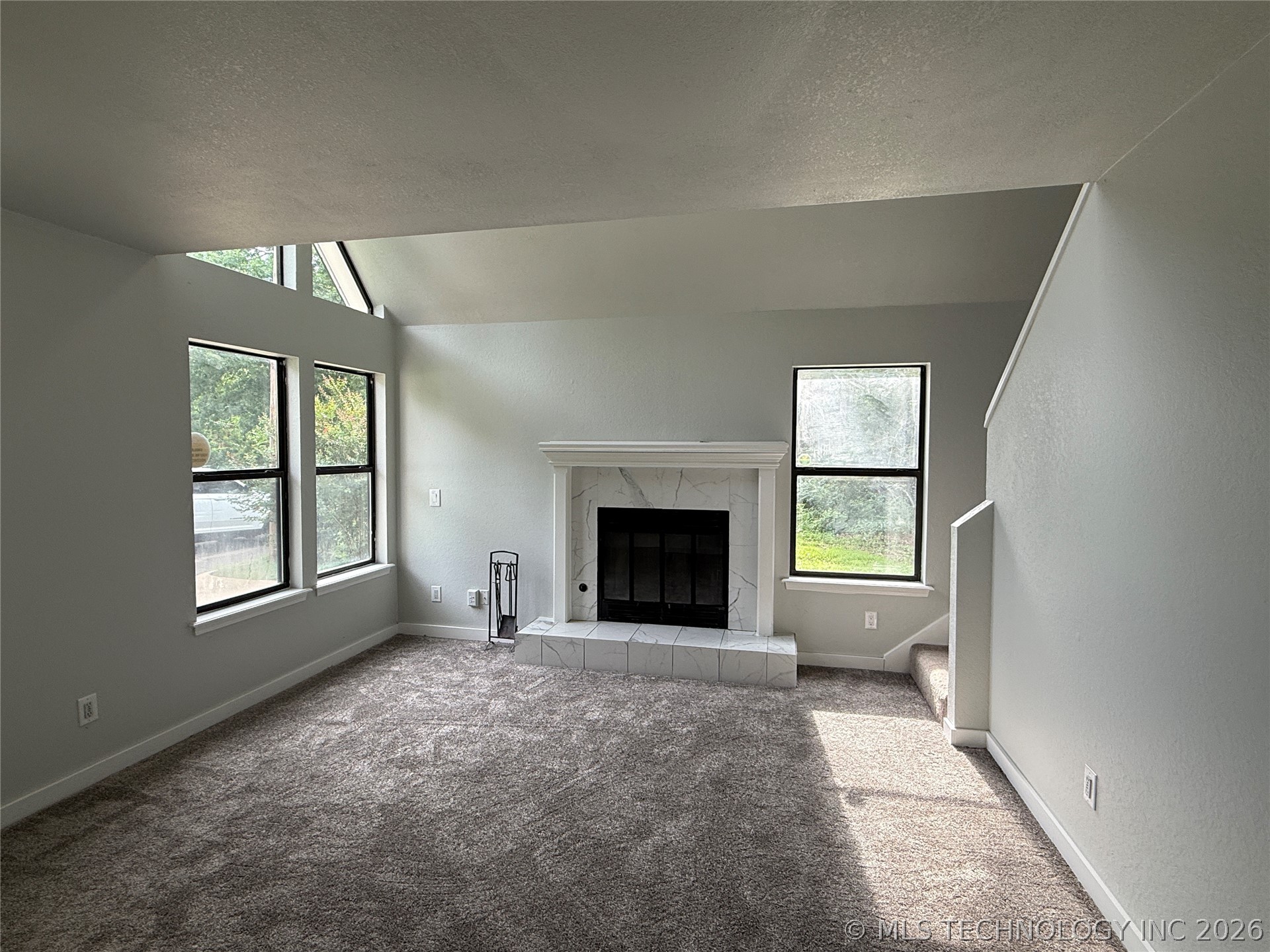 338 E 40th Street Property Photo 4