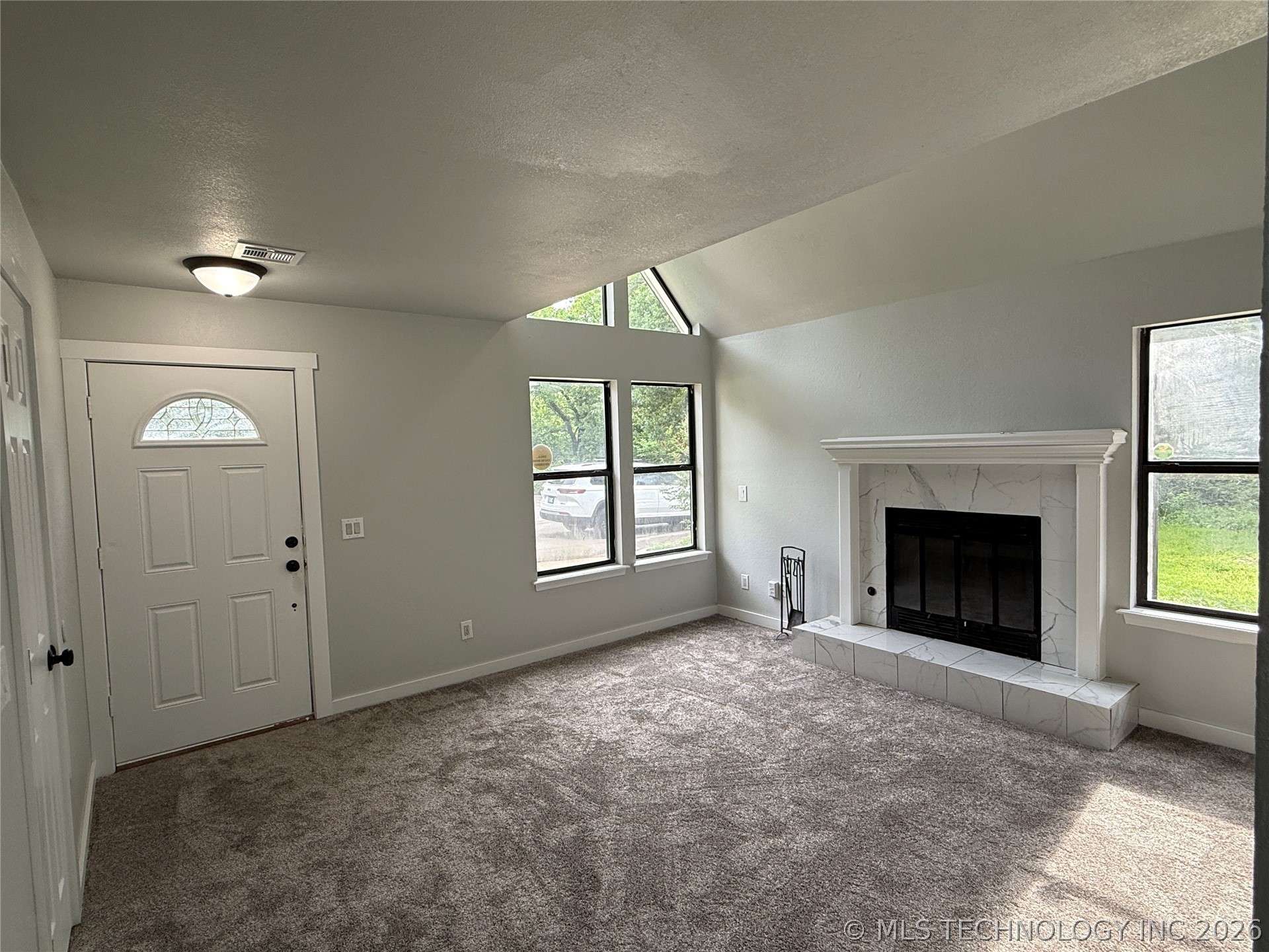 338 E 40th Street Property Photo 5