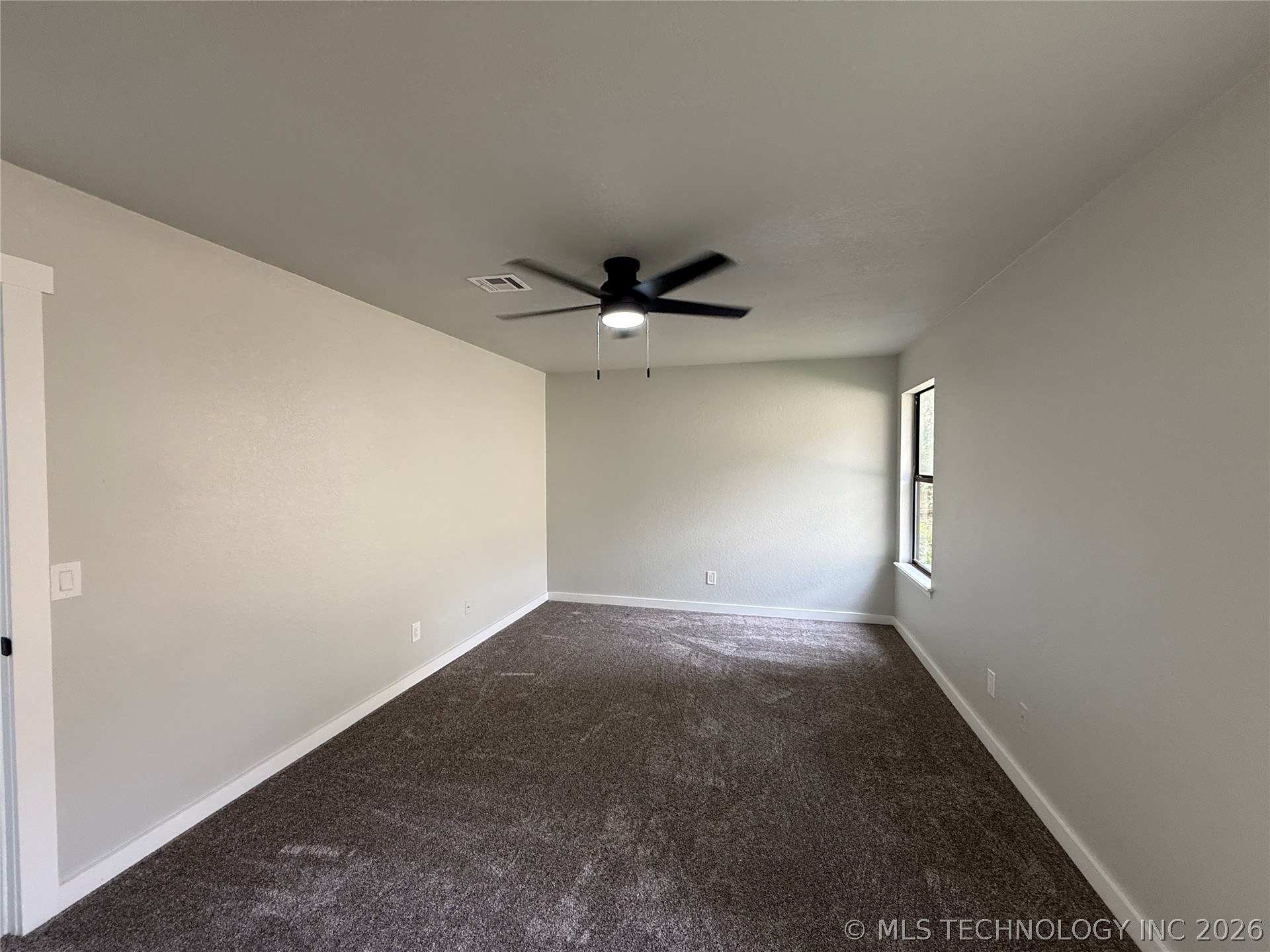 338 E 40th Street Property Photo 10