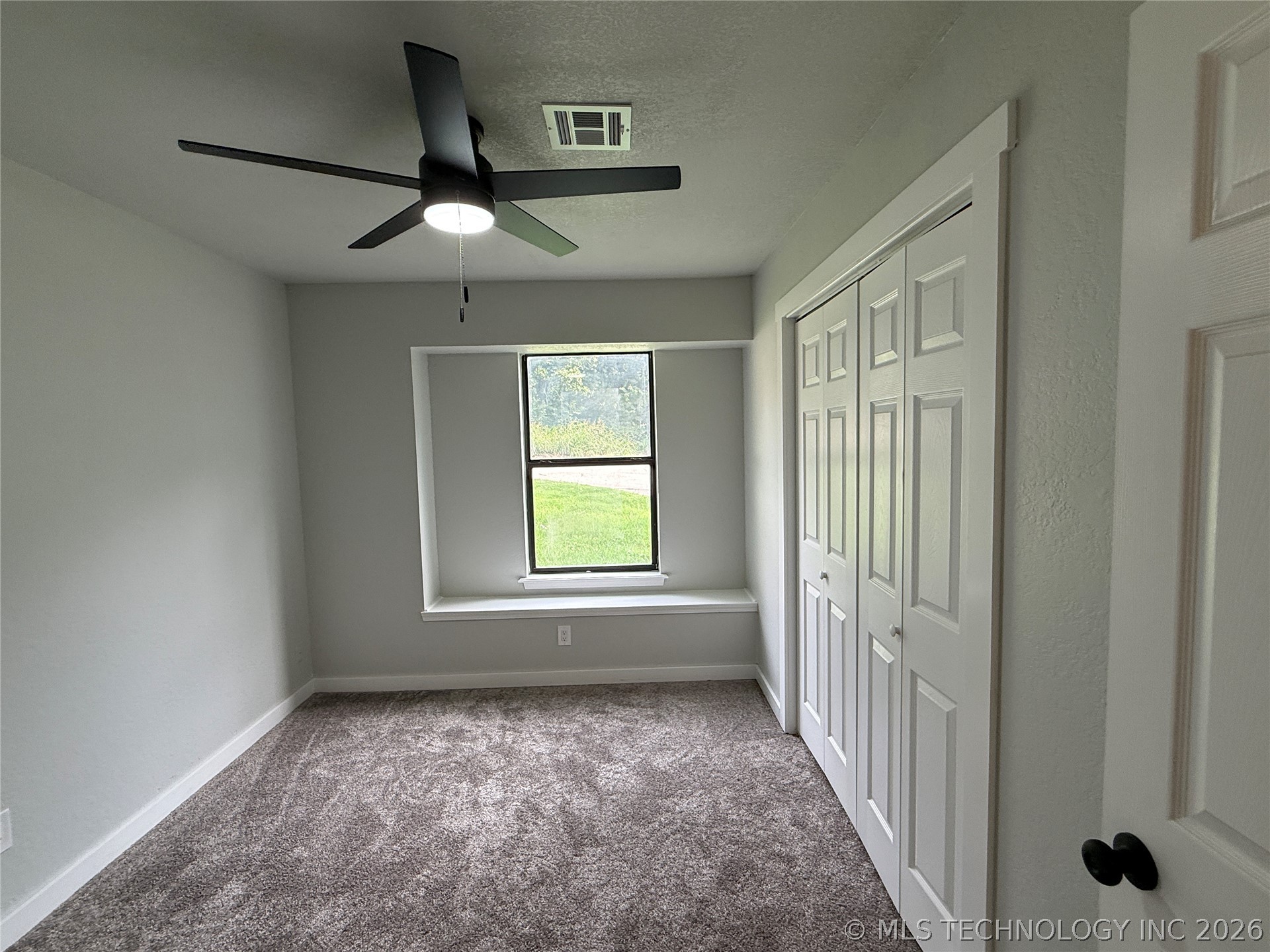 338 E 40th Street Property Photo 14
