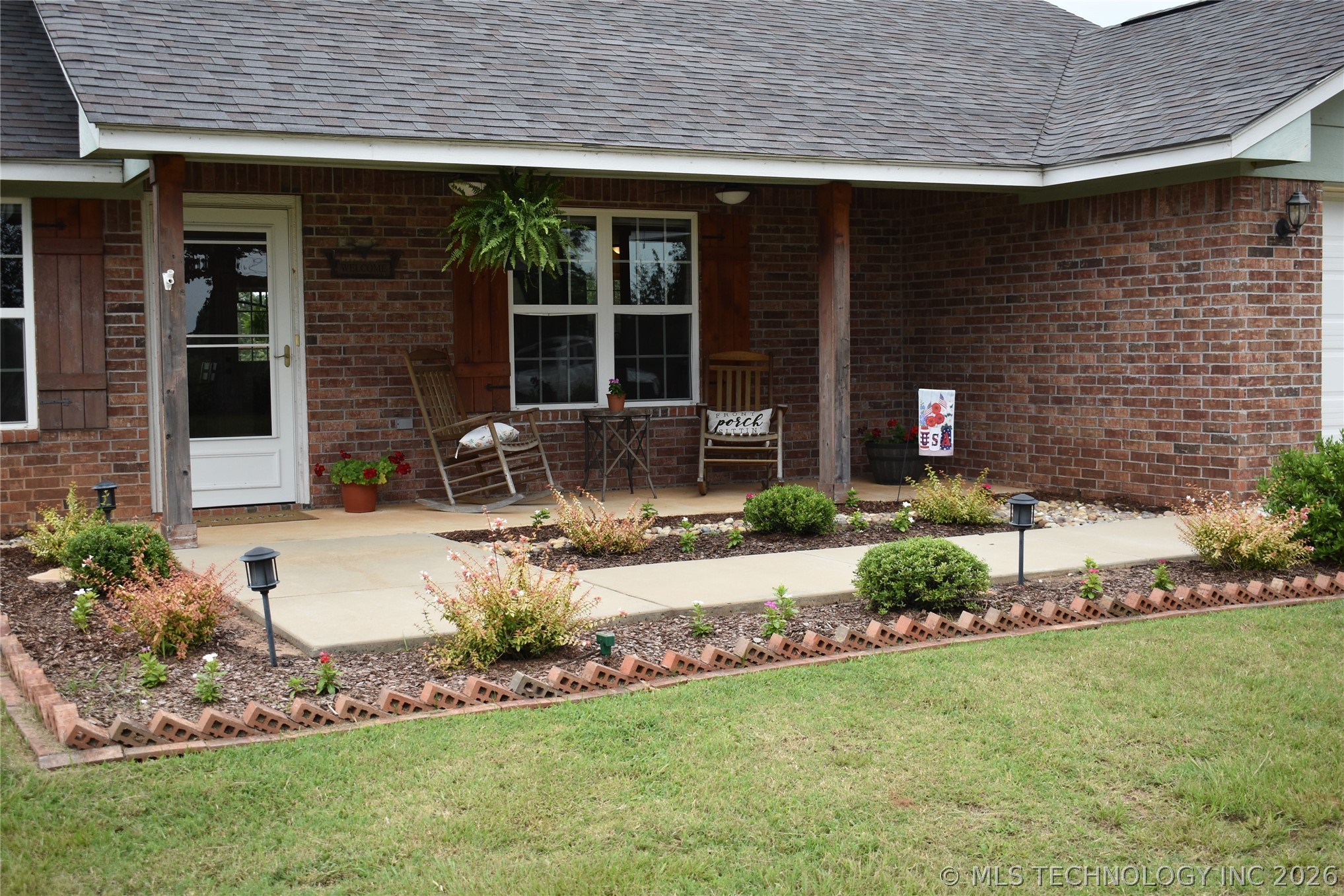 2921 E 2090 Road Property Photo 2
