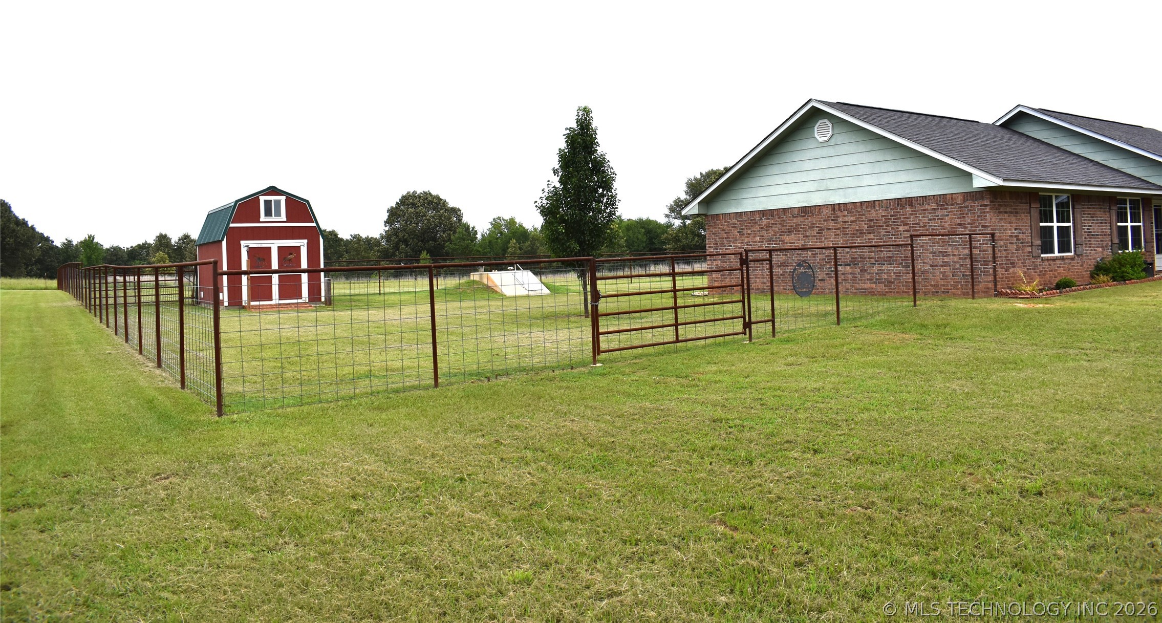 2921 E 2090 Road Property Photo 3