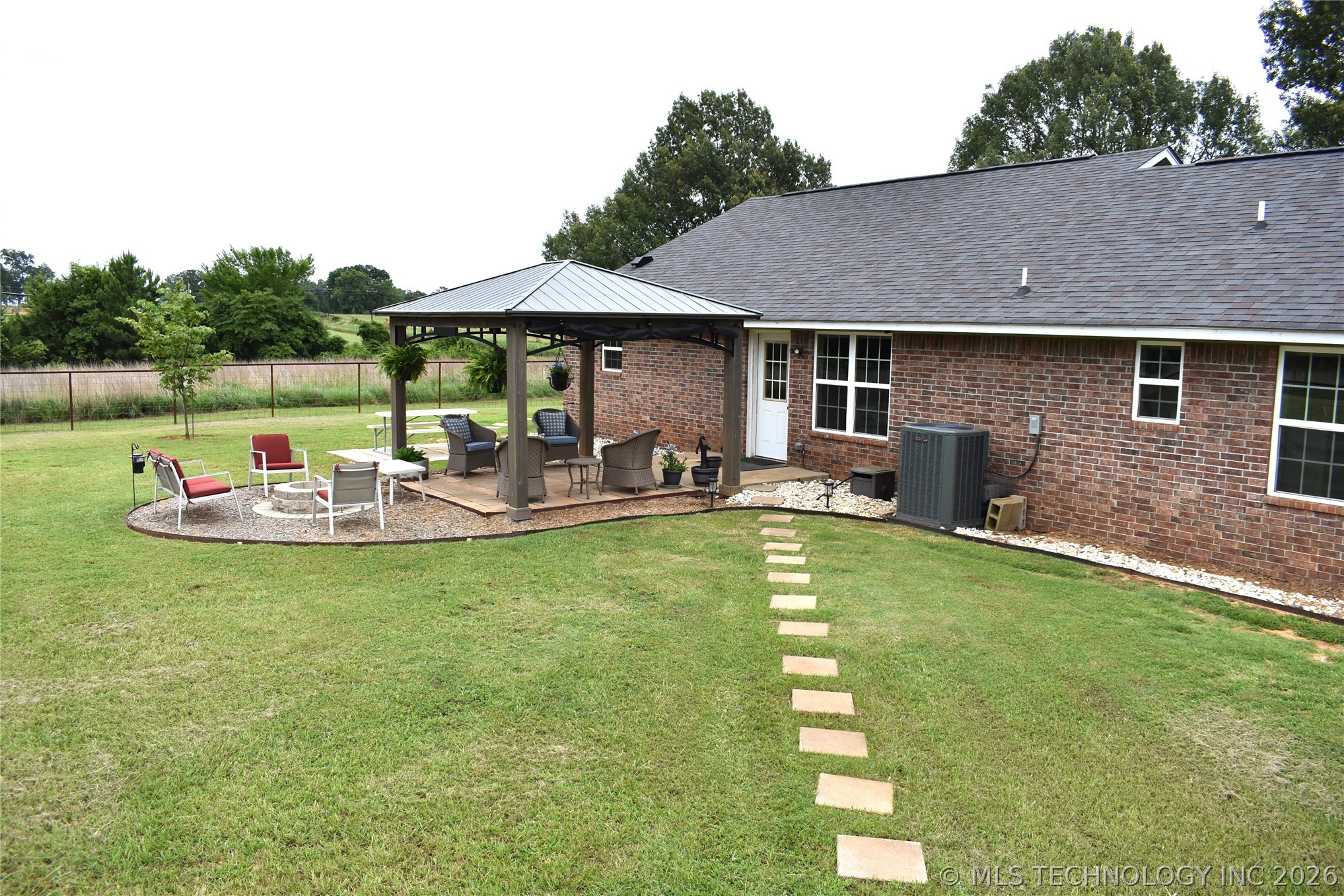 2921 E 2090 Road Property Photo 4