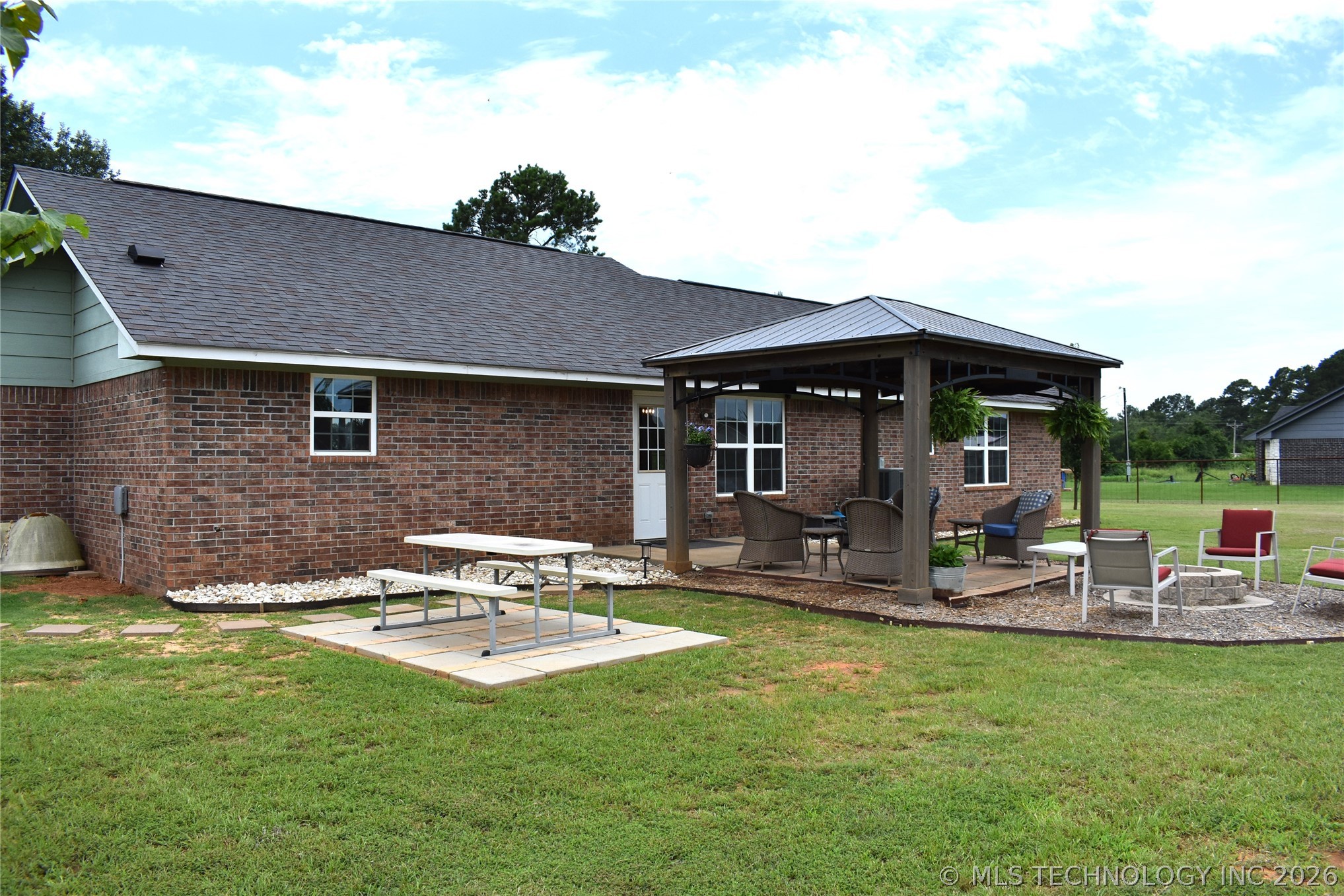 2921 E 2090 Road Property Photo 6