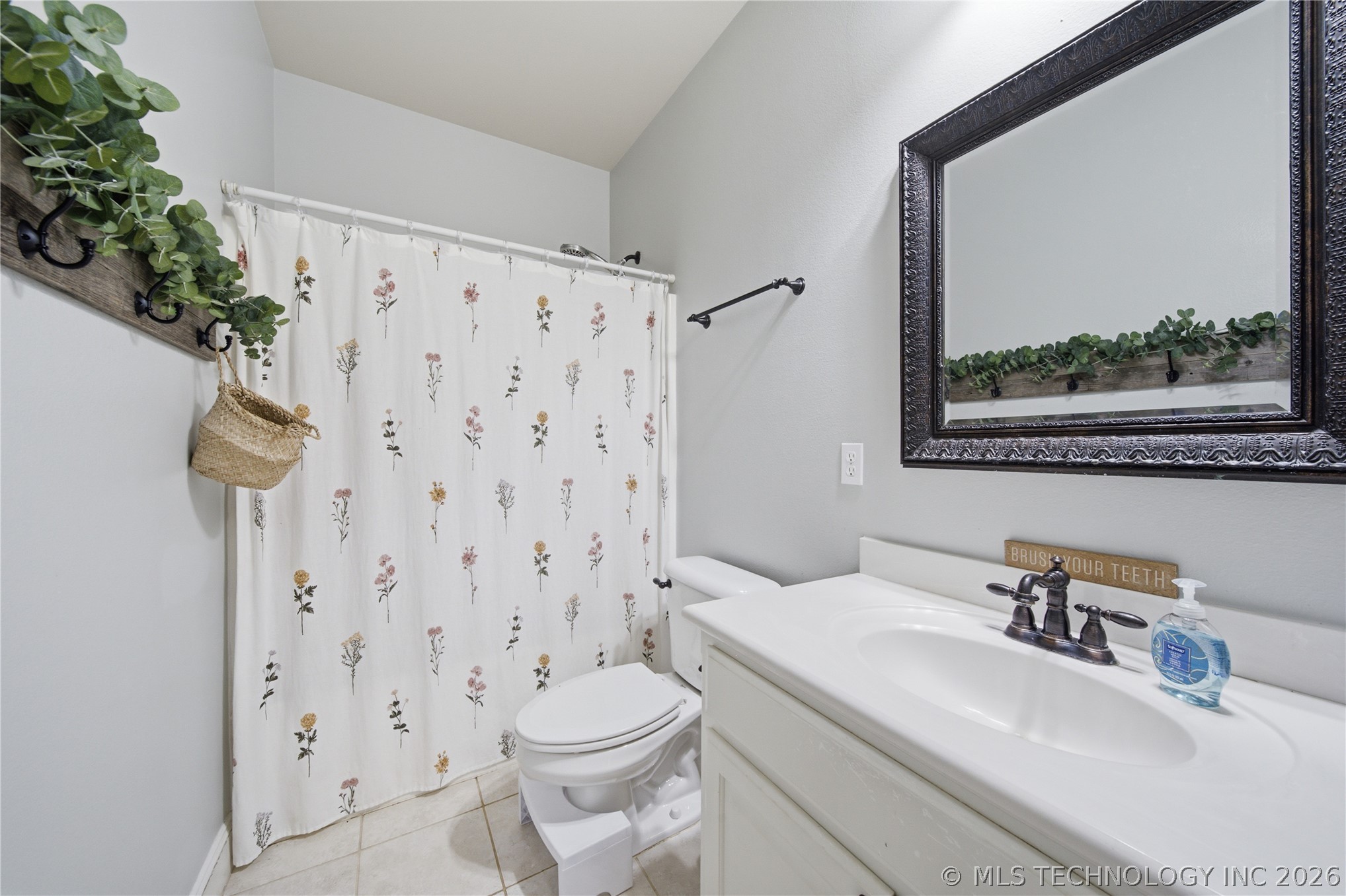 1582 E 166th Street N Property Photo 17