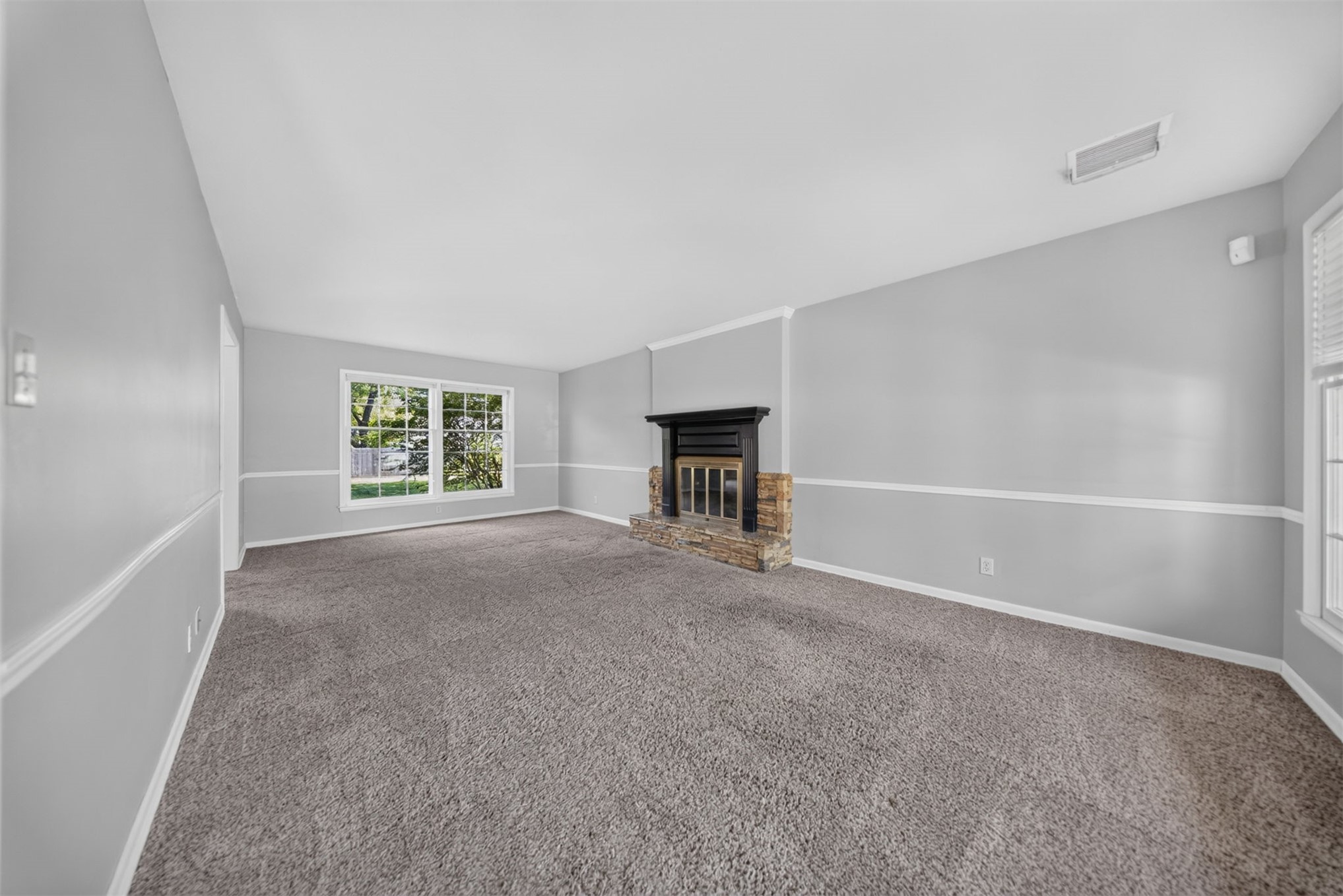 5853 S Irvington Avenue Property Photo 9