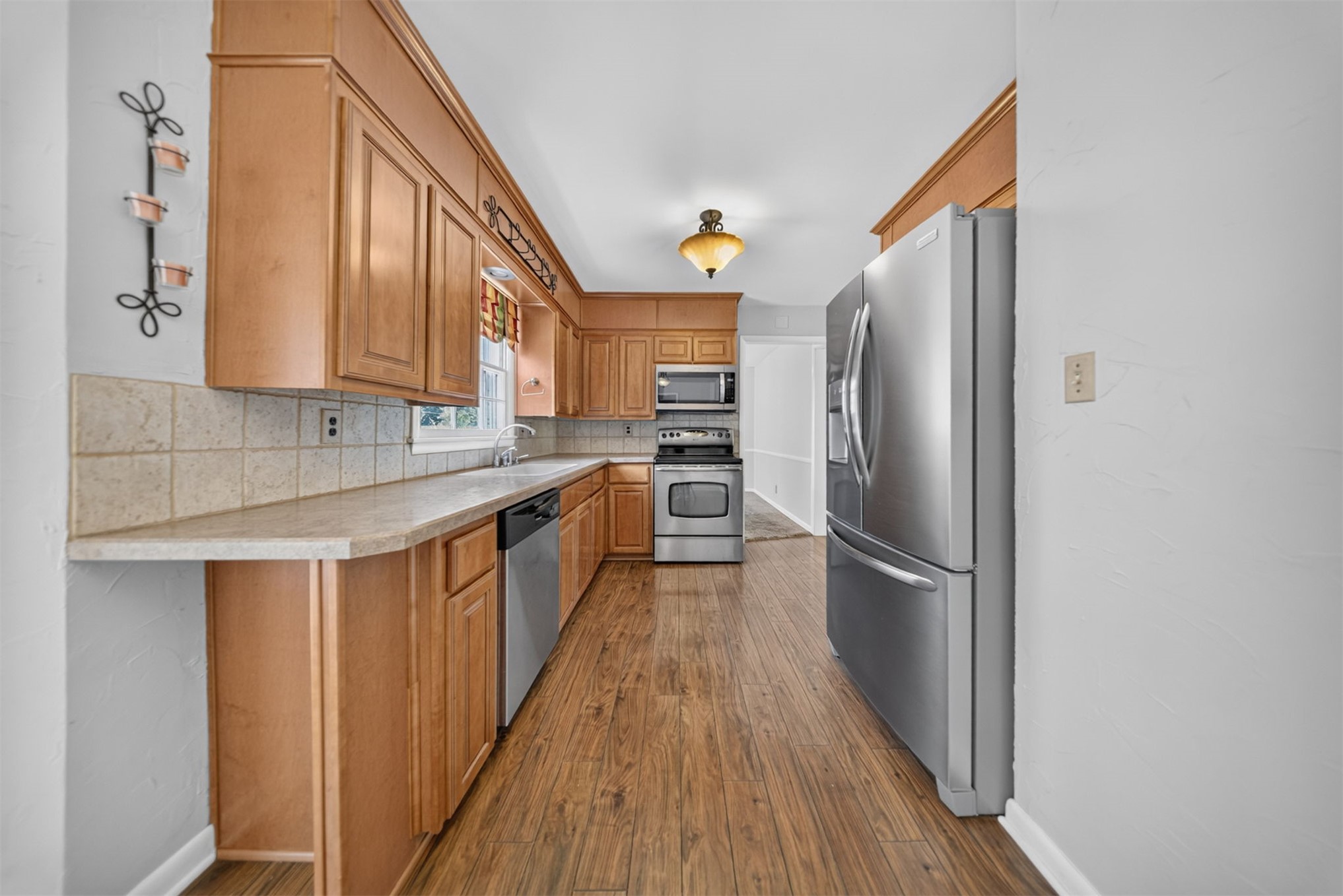 5853 S Irvington Avenue Property Photo 13