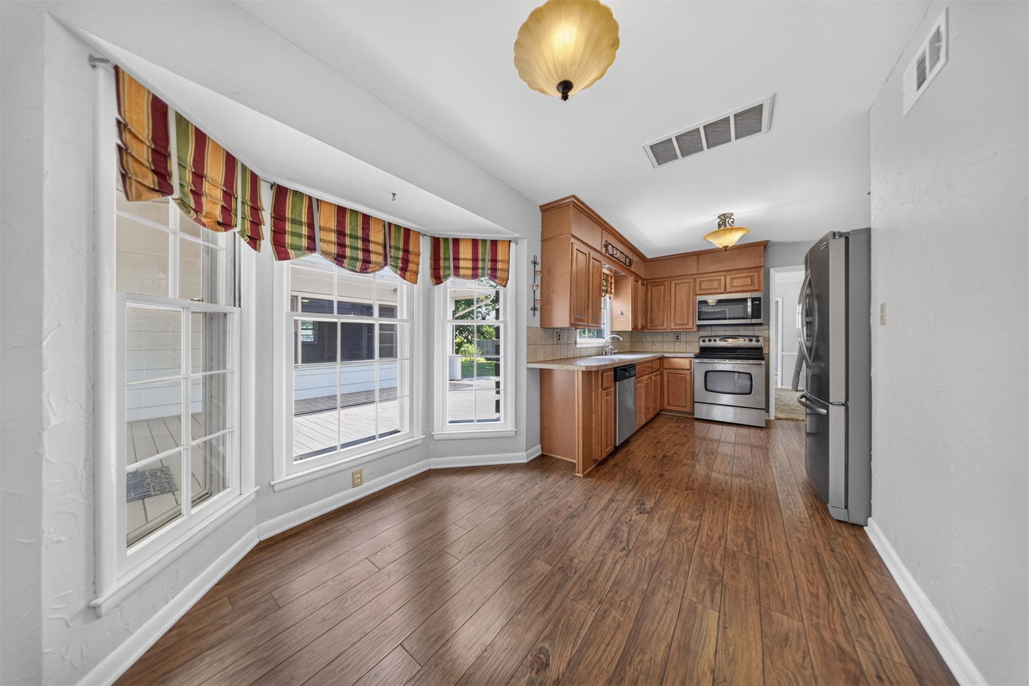 5853 S Irvington Avenue Property Photo 17