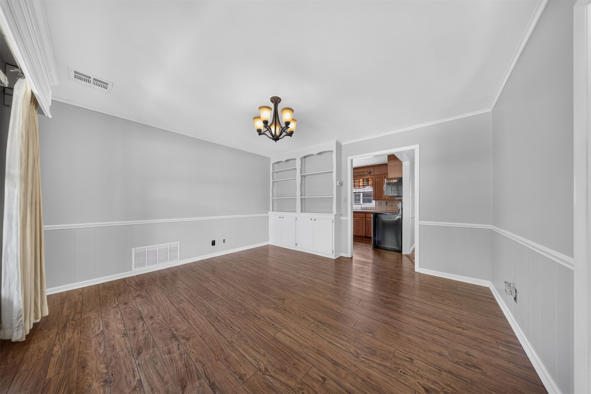 5853 S Irvington Avenue Property Photo 21
