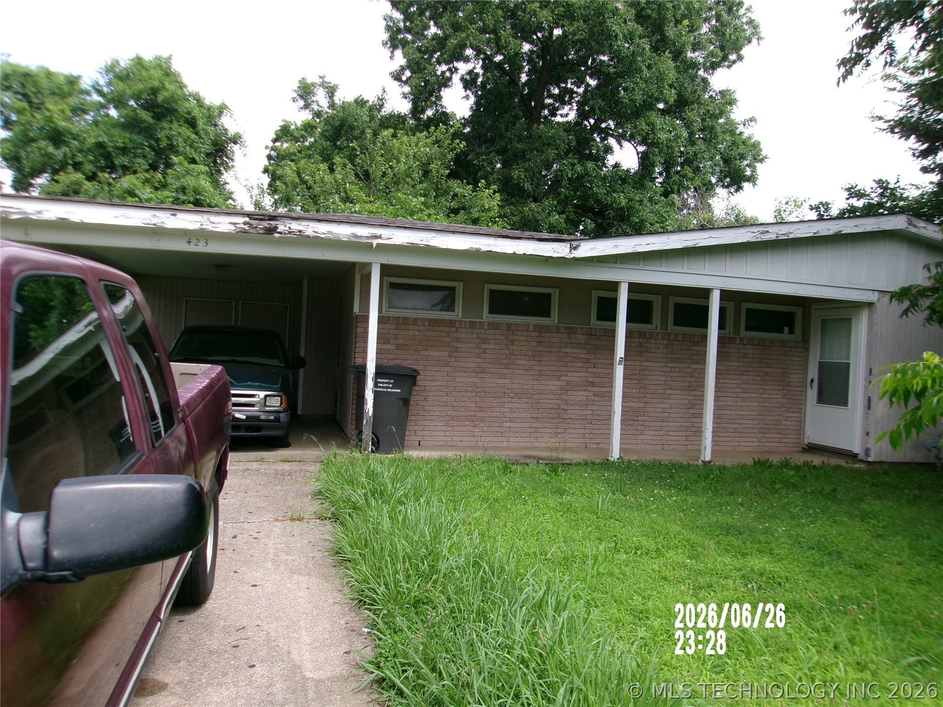413 Lahoma Drive Property Photo 1