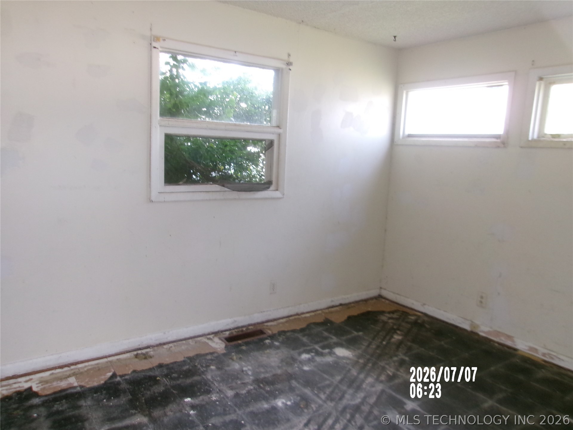 423 Lahoma Drive Property Photo 7