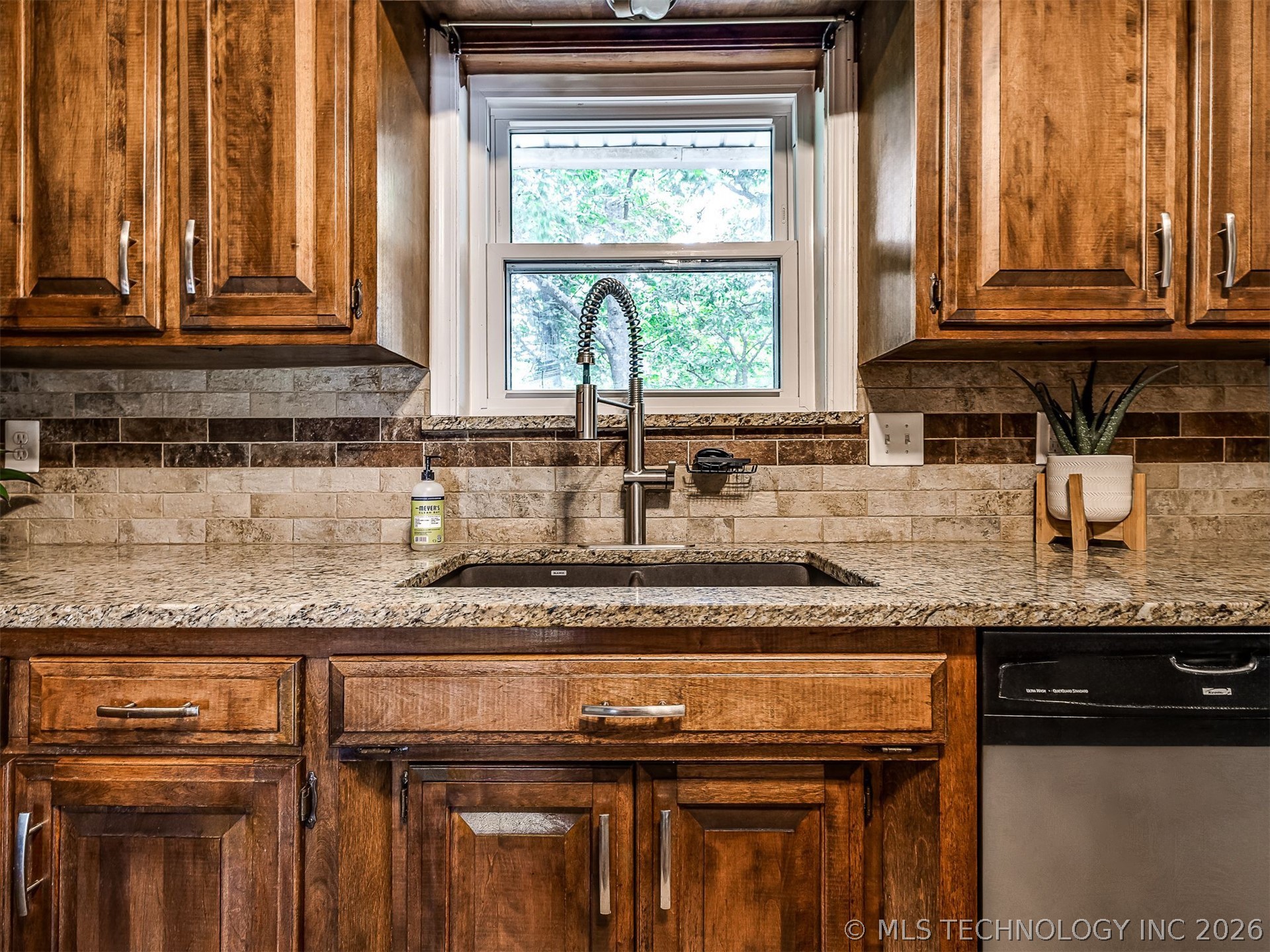 1601 Sheridan Road Property Photo 10