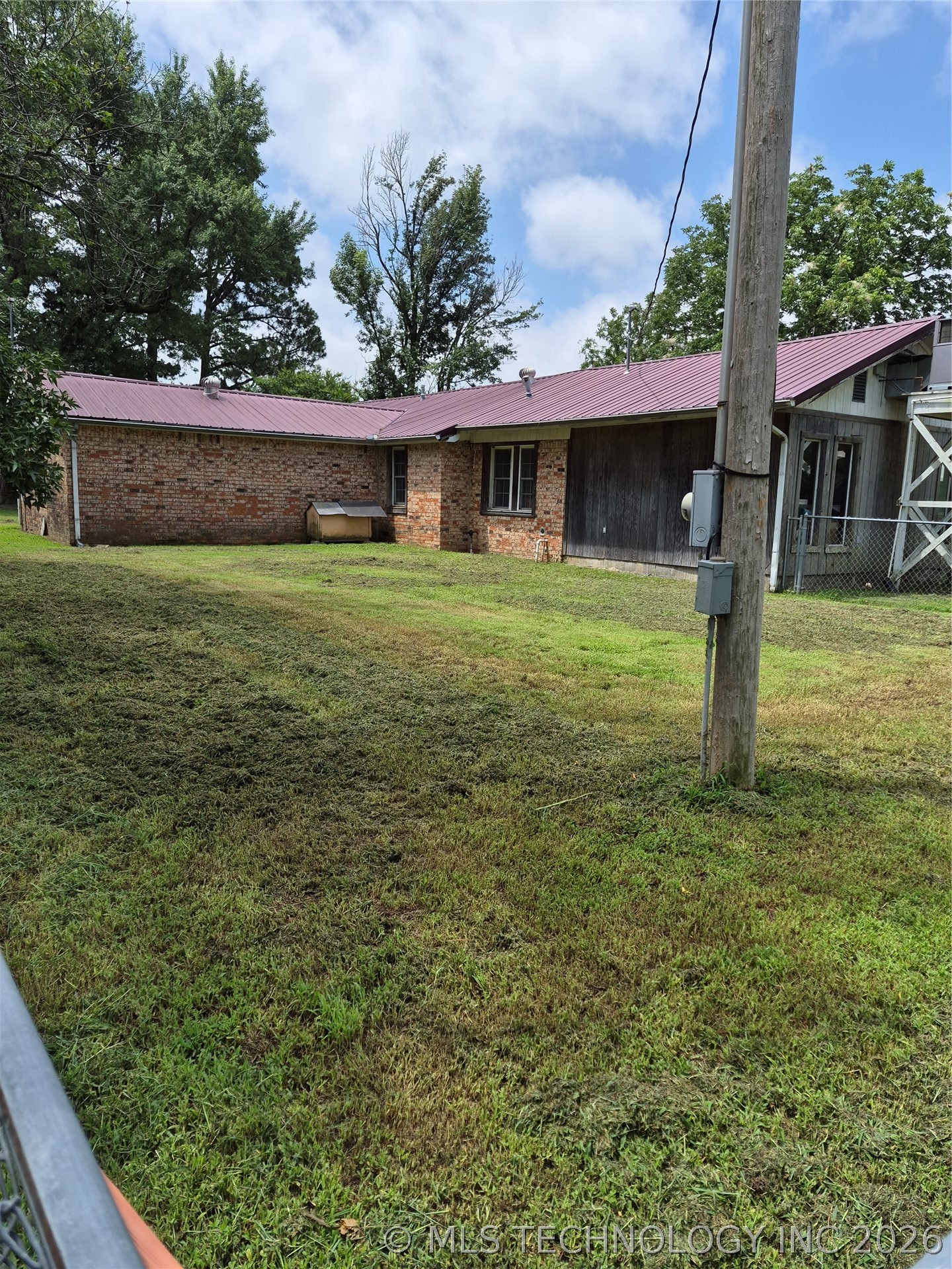 418267 Highway 266 Property Photo 4