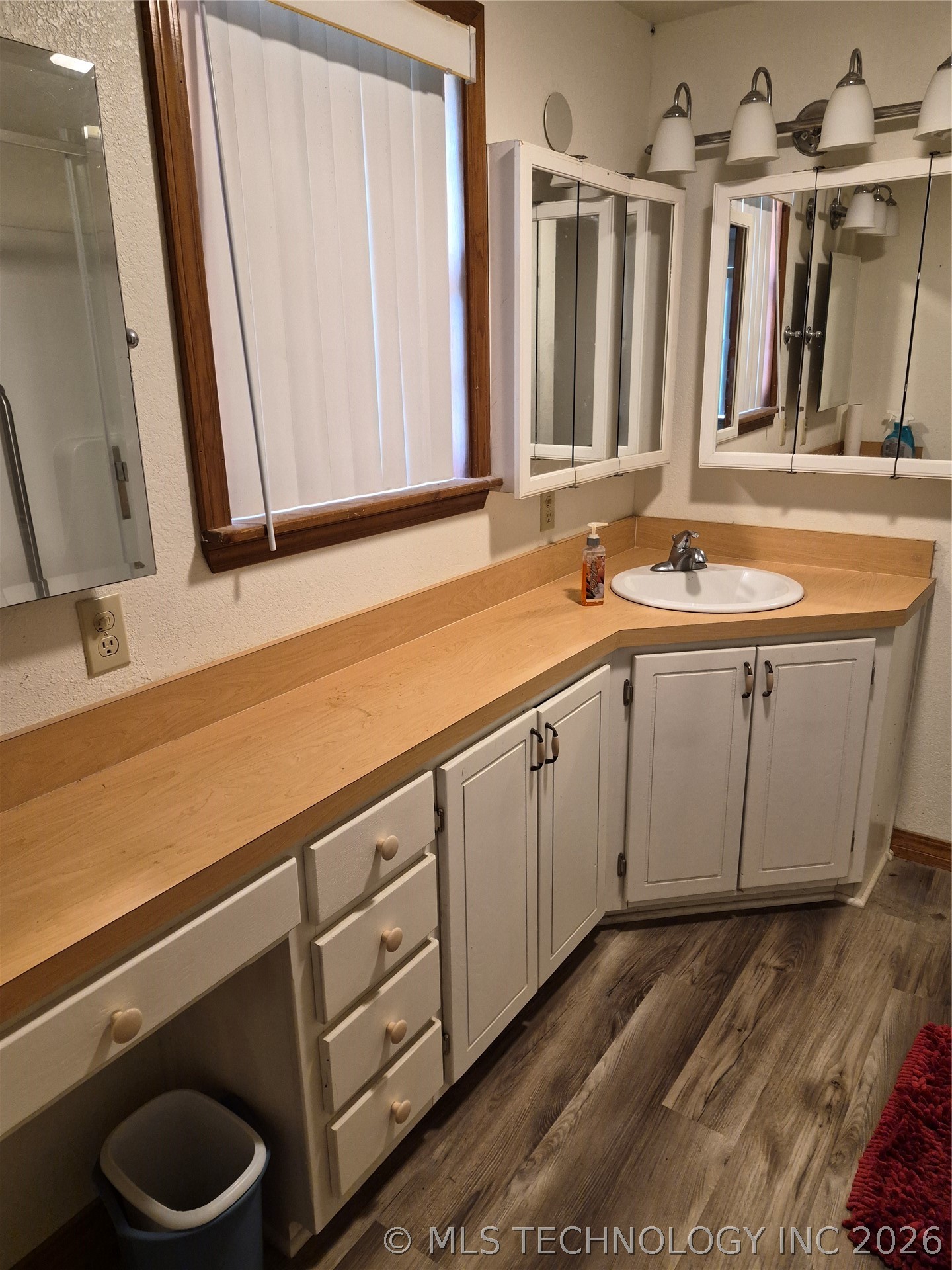 418267 Highway 266 Property Photo 23
