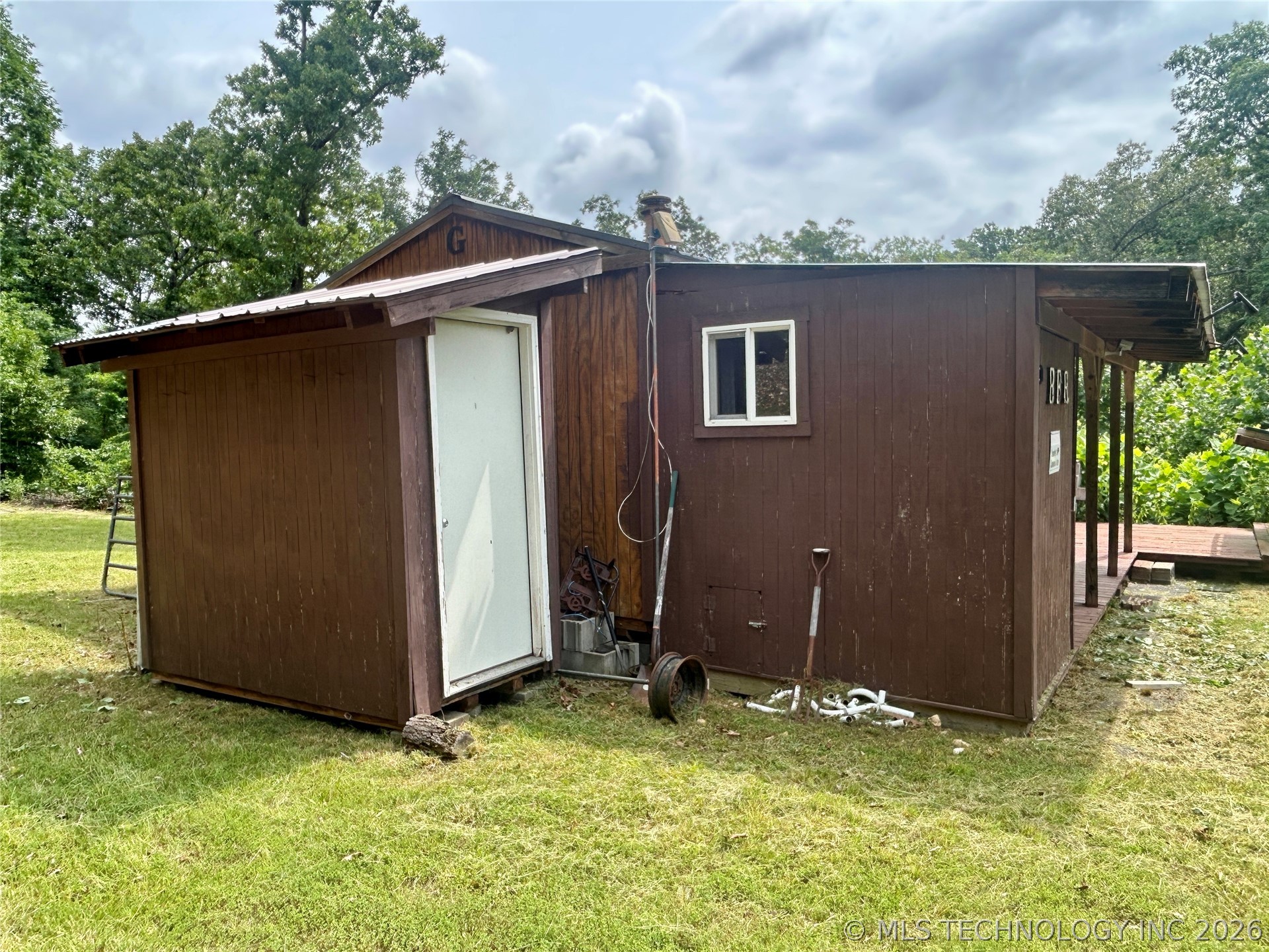 463501 E 820 Road Property Photo 3