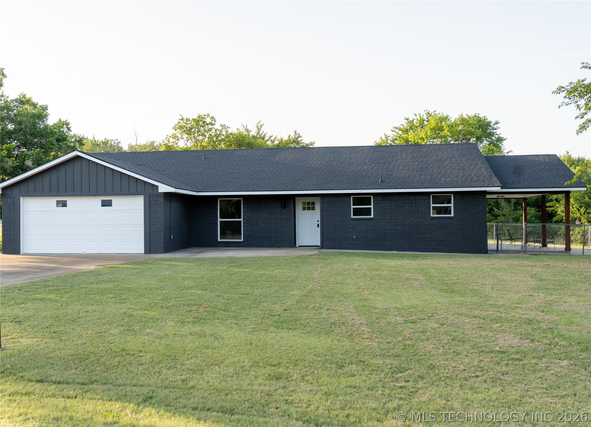 6976 Lakeside Circle Property Photo 1