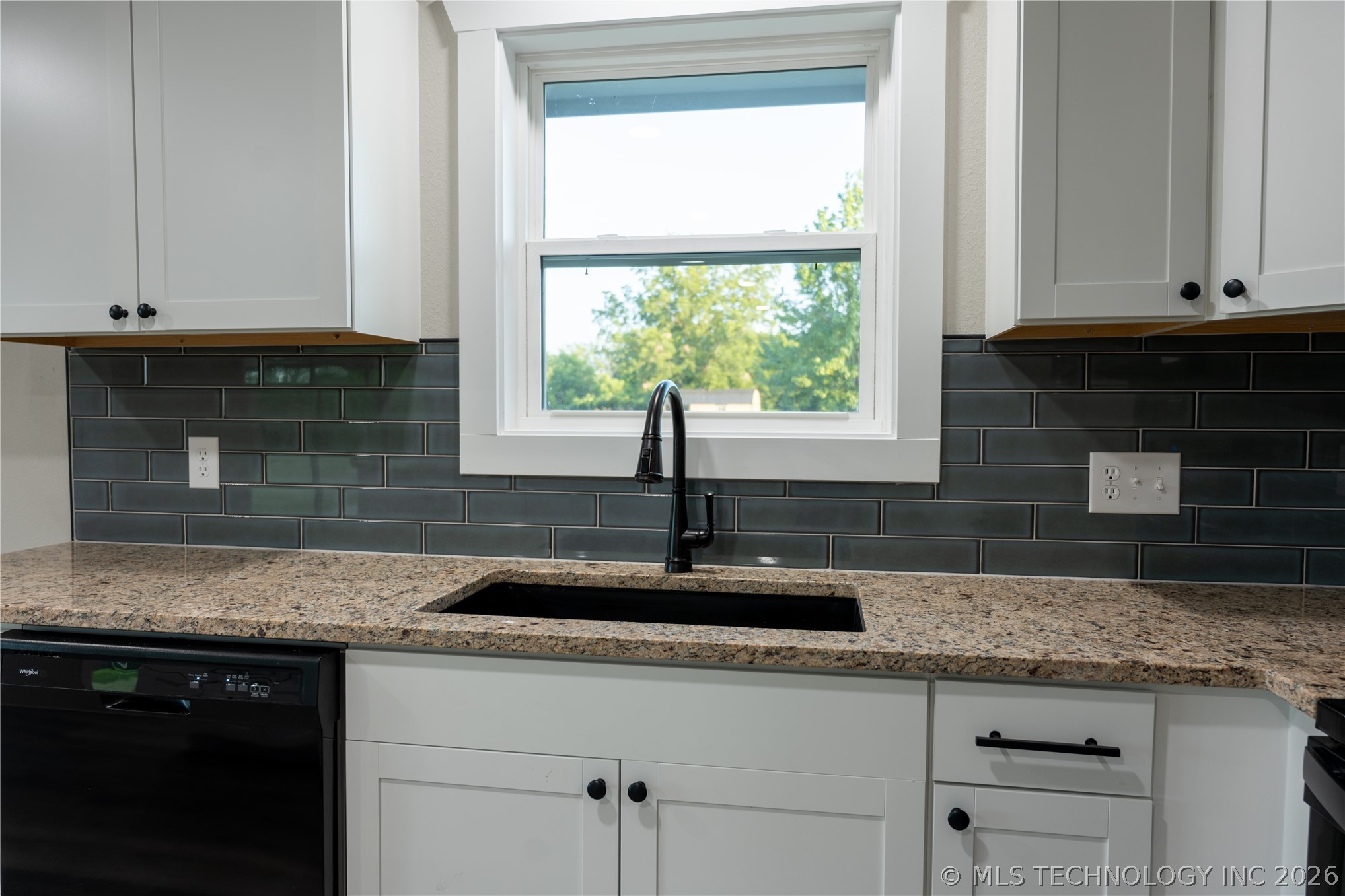6976 Lakeside Circle Property Photo 12