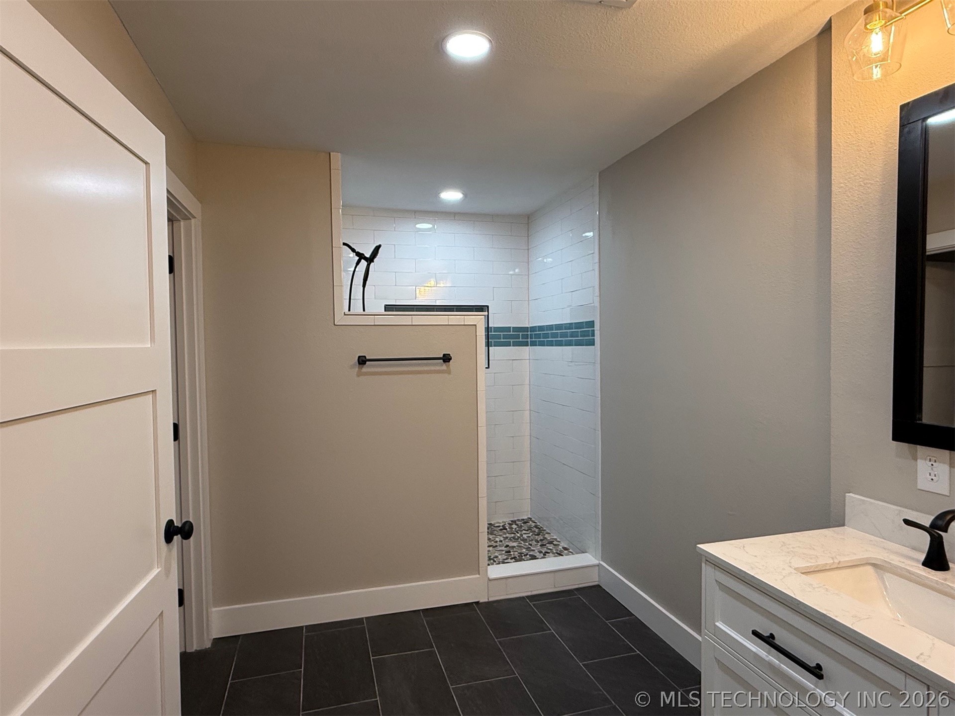 6976 Lakeside Circle Property Photo 26