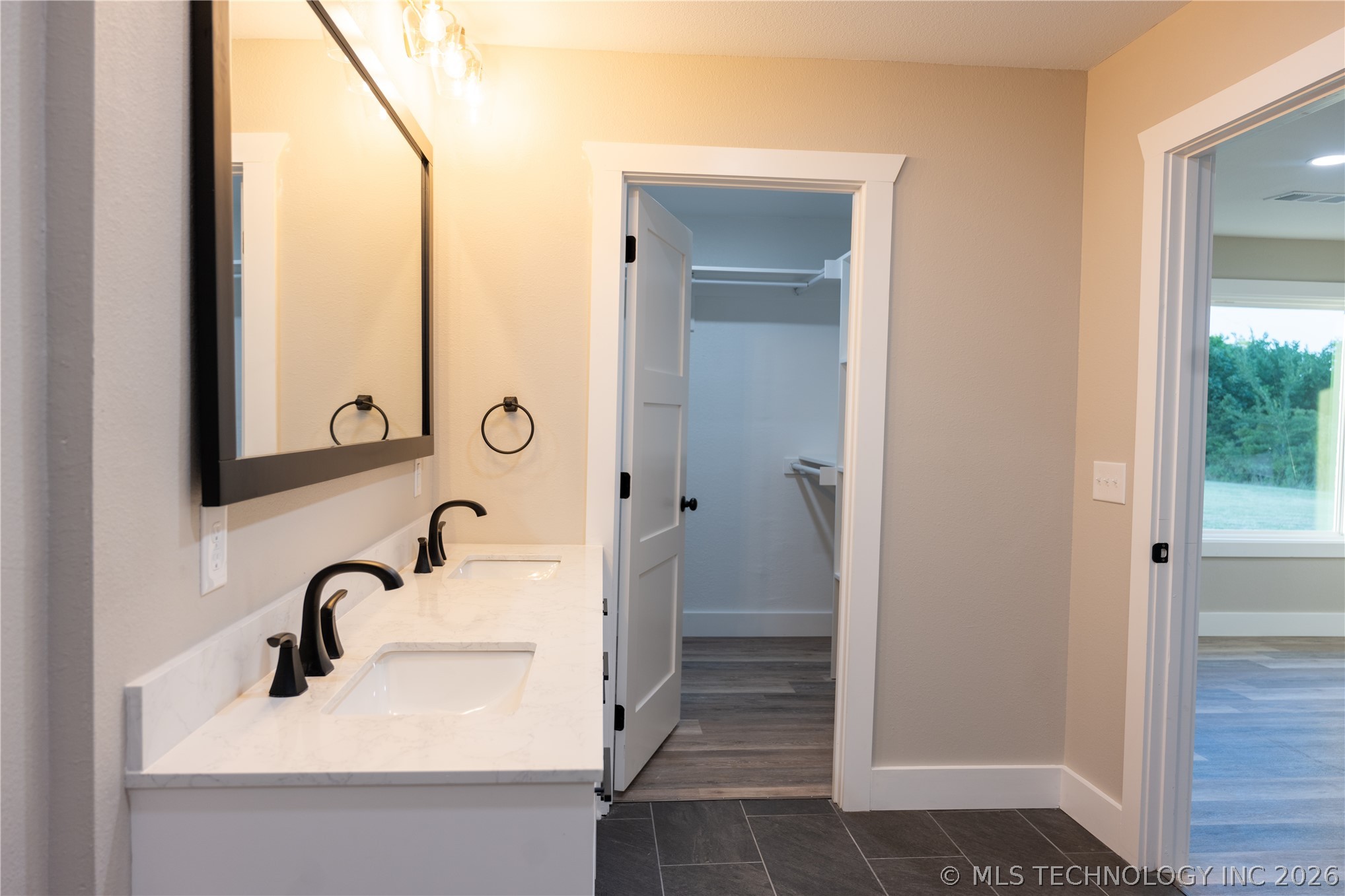 6976 Lakeside Circle Property Photo 27