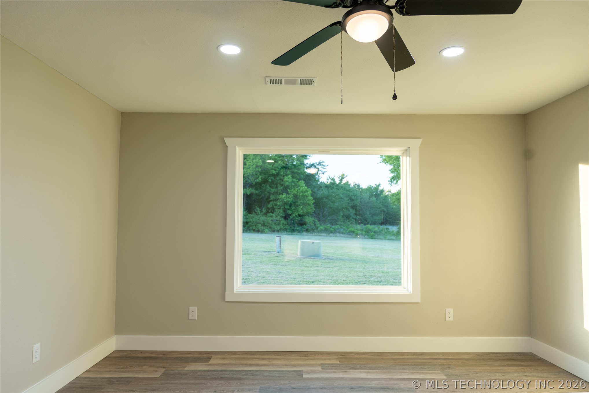 6976 Lakeside Circle Property Photo 29