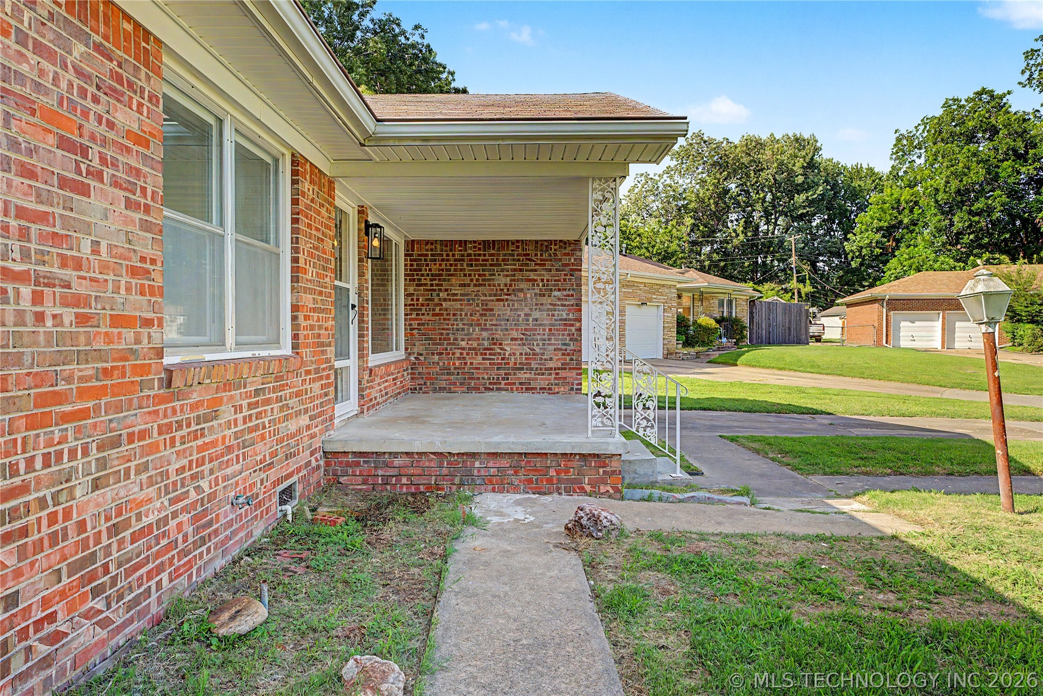 528 S 106th East Avenue Property Photo 4