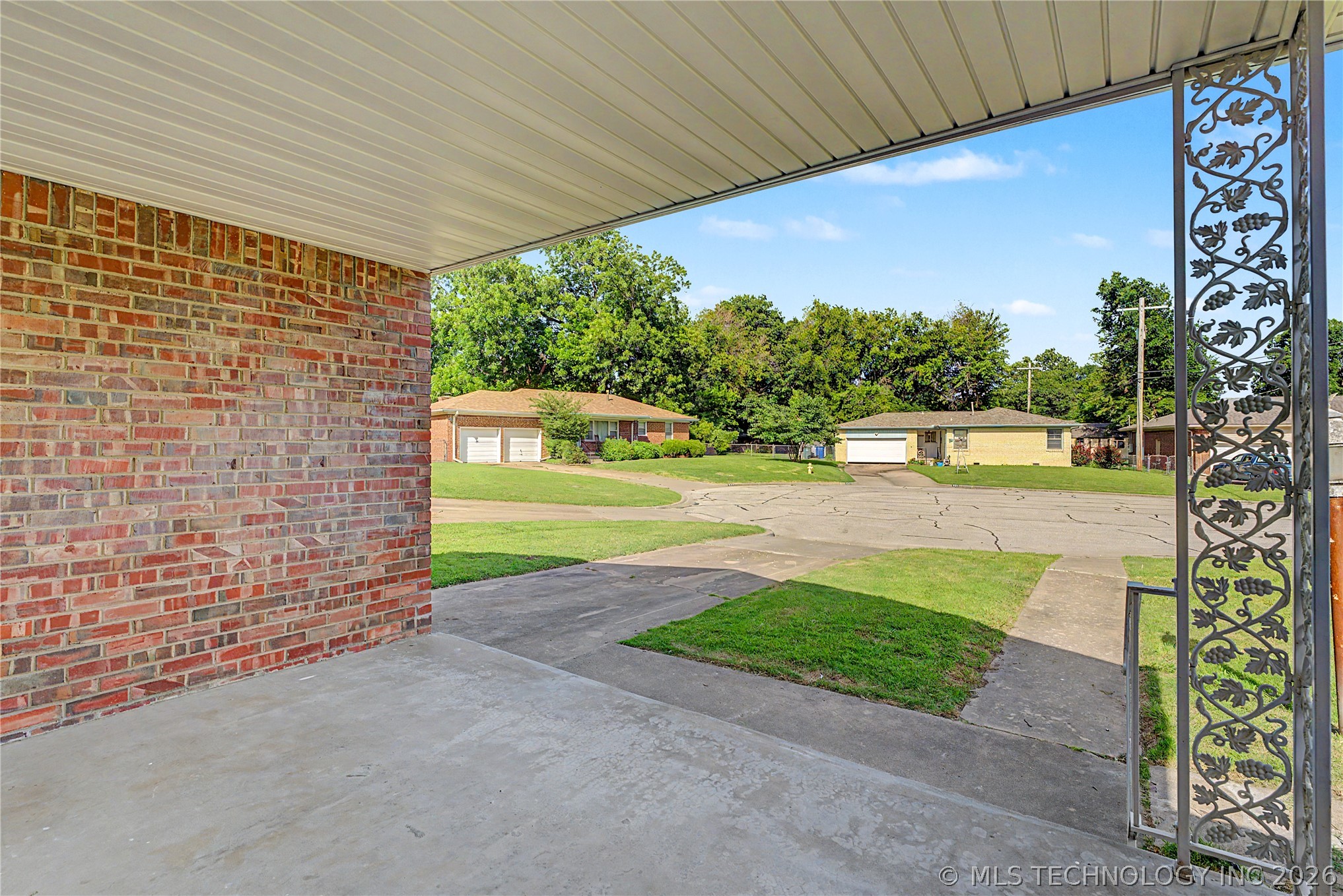 528 S 106th East Avenue Property Photo 6