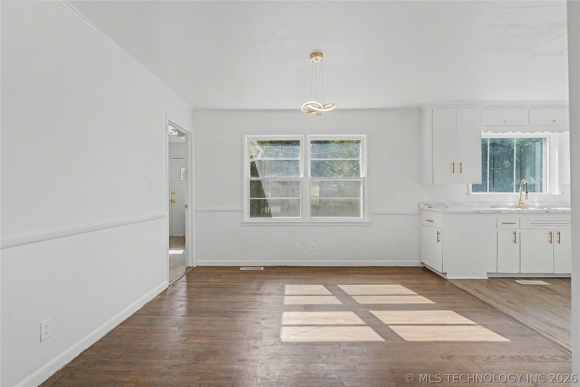 528 S 106th East Avenue Property Photo 11
