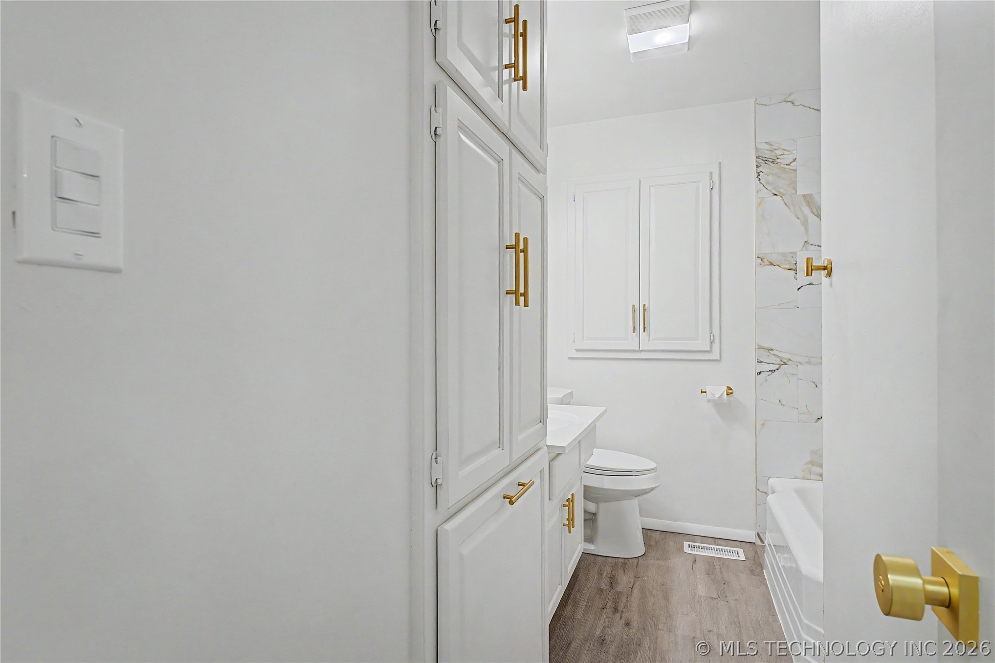 528 S 106th East Avenue Property Photo 31