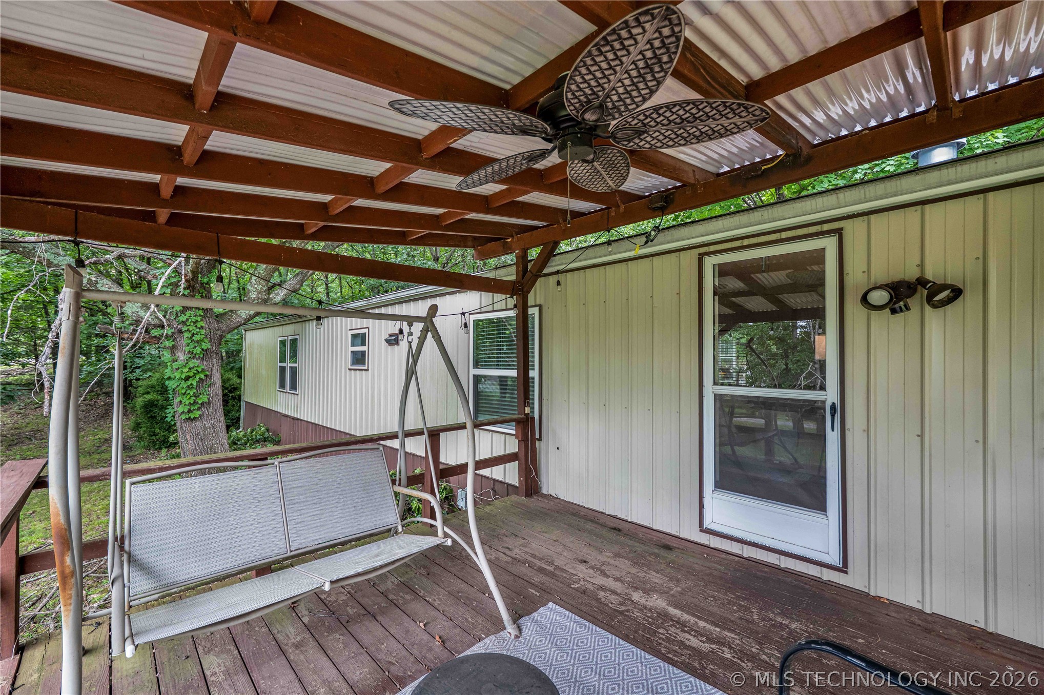 23401 E Riverview Drive Property Photo 5