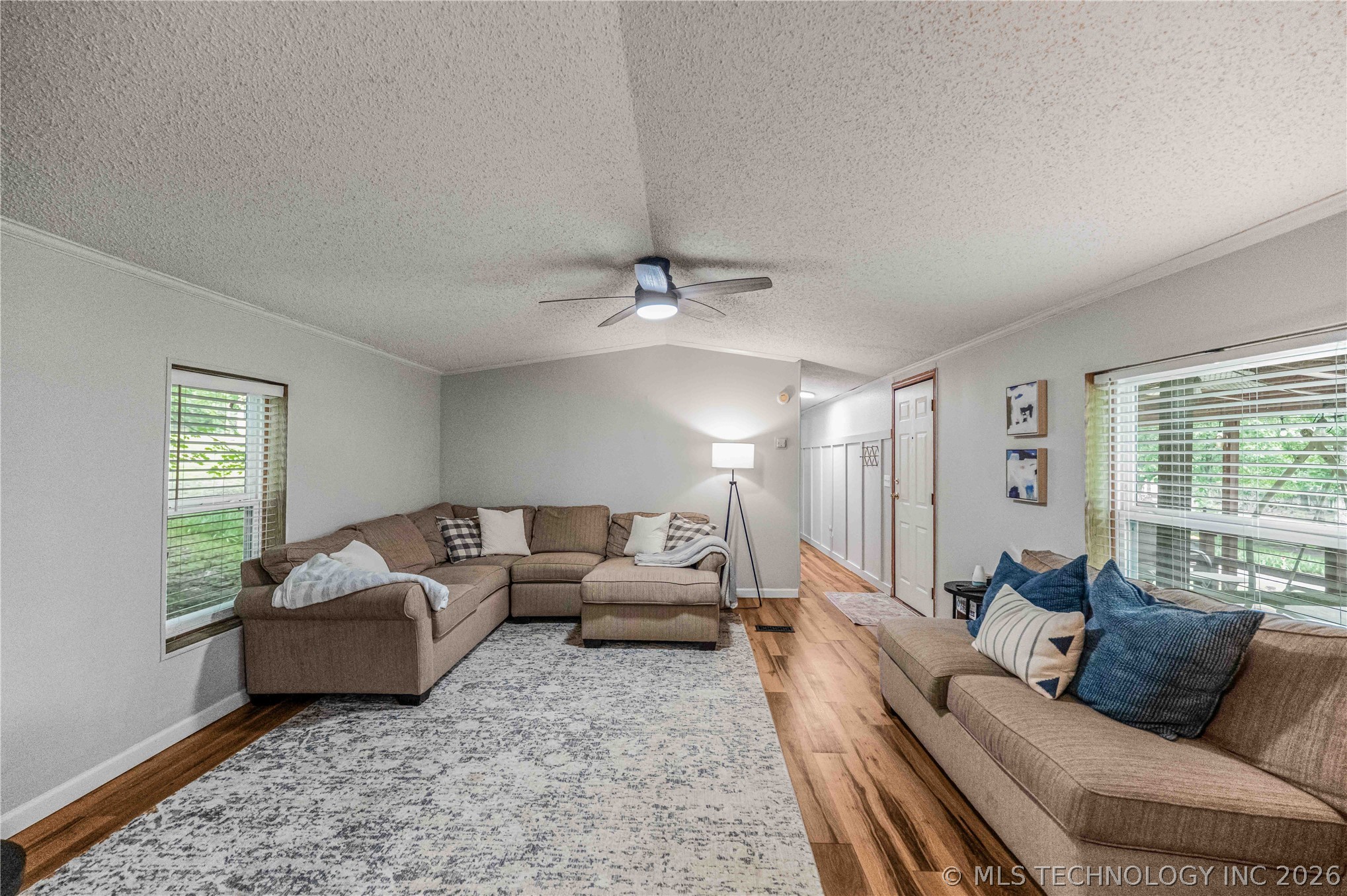 23401 E Riverview Drive Property Photo 7