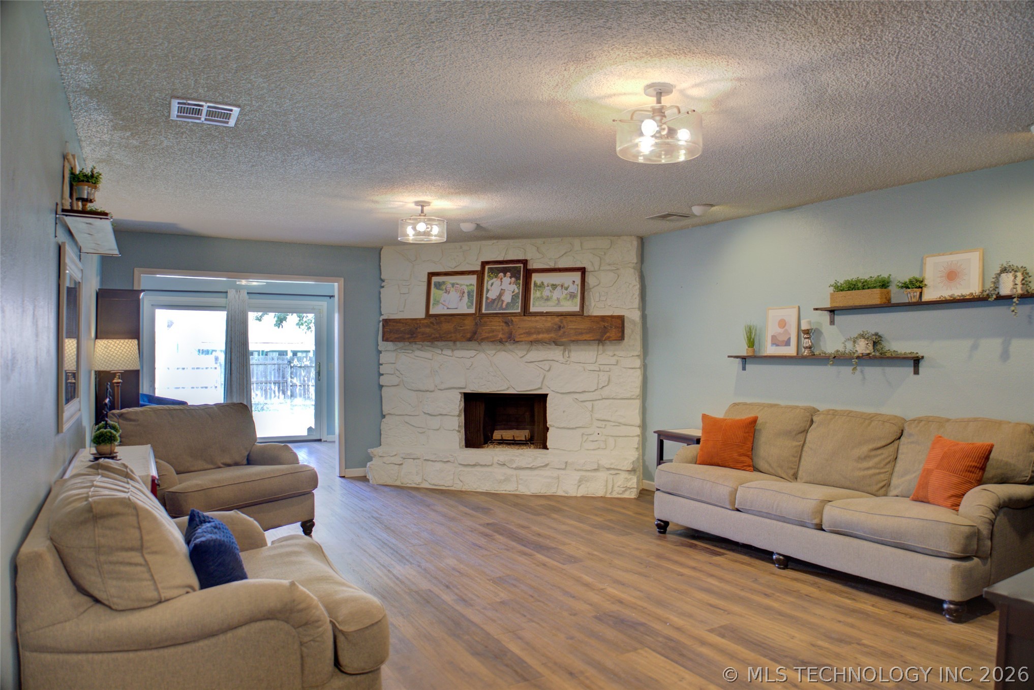 6518 S 110th East Avenue Property Photo 5