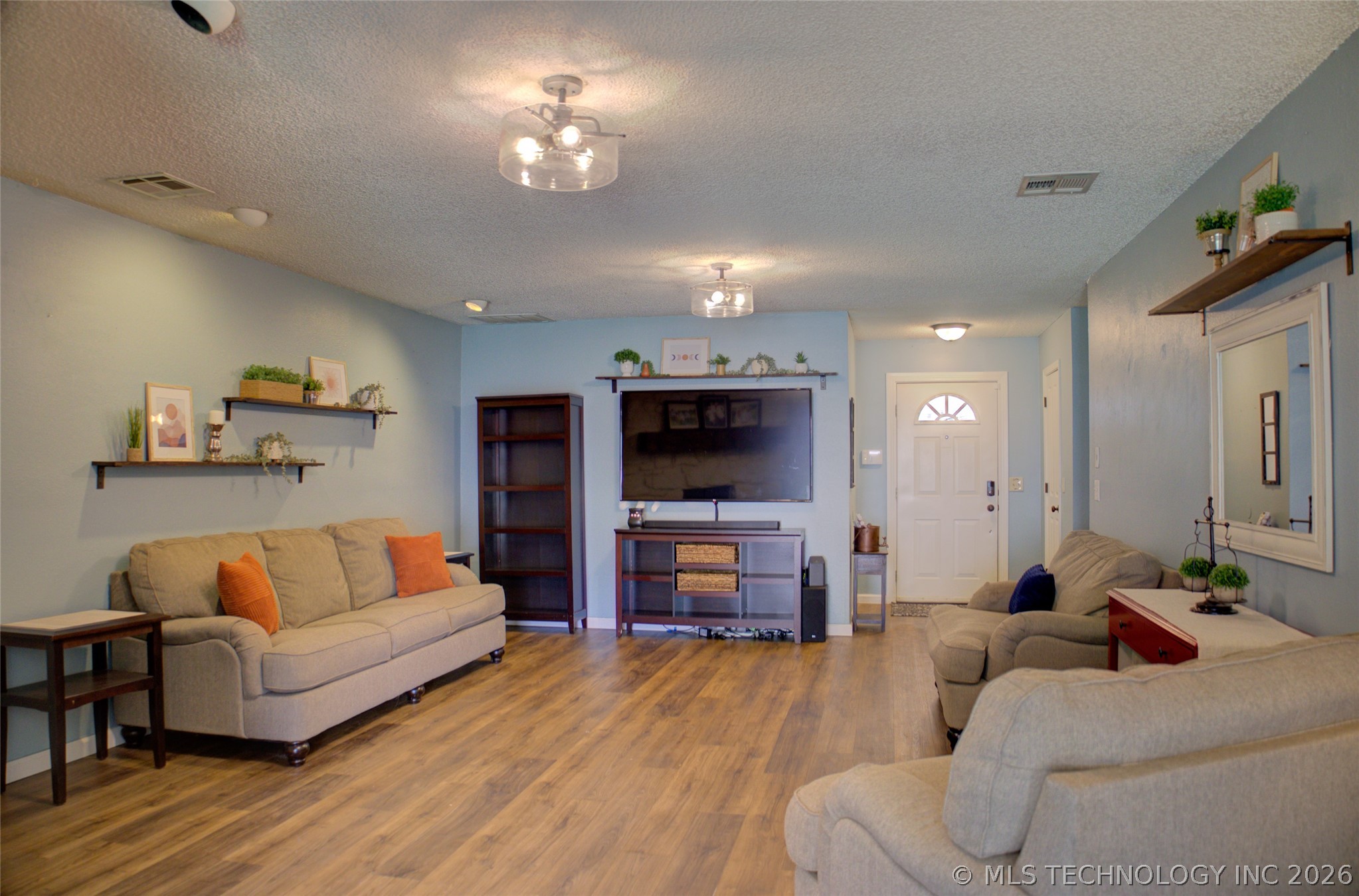 6518 S 110th East Avenue Property Photo 7