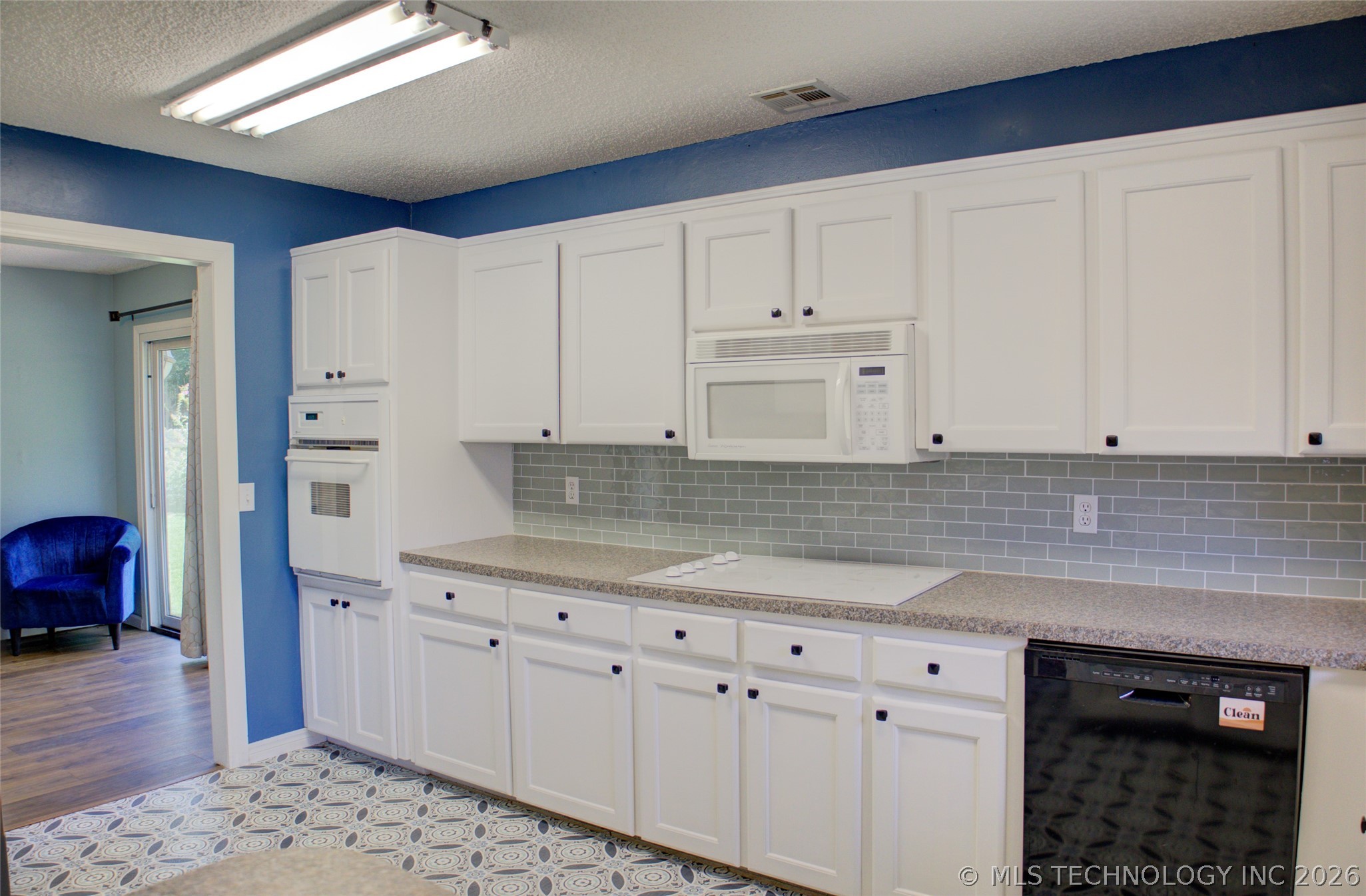 6518 S 110th East Avenue Property Photo 14