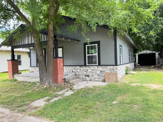 712 W 9th Property Photo 1