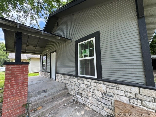 712 W 9th Property Photo 3