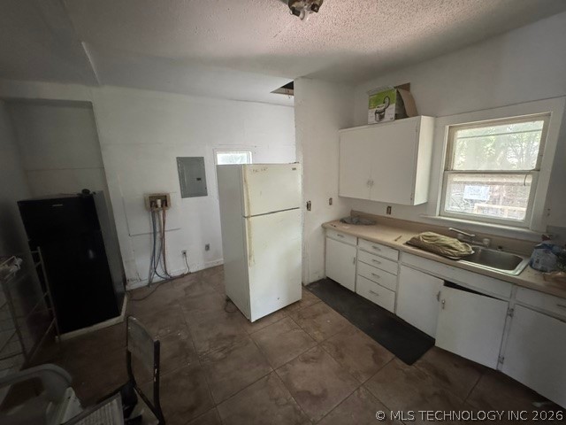 712 W 9th Property Photo 4