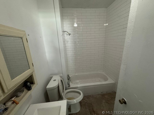 712 W 9th Property Photo 5