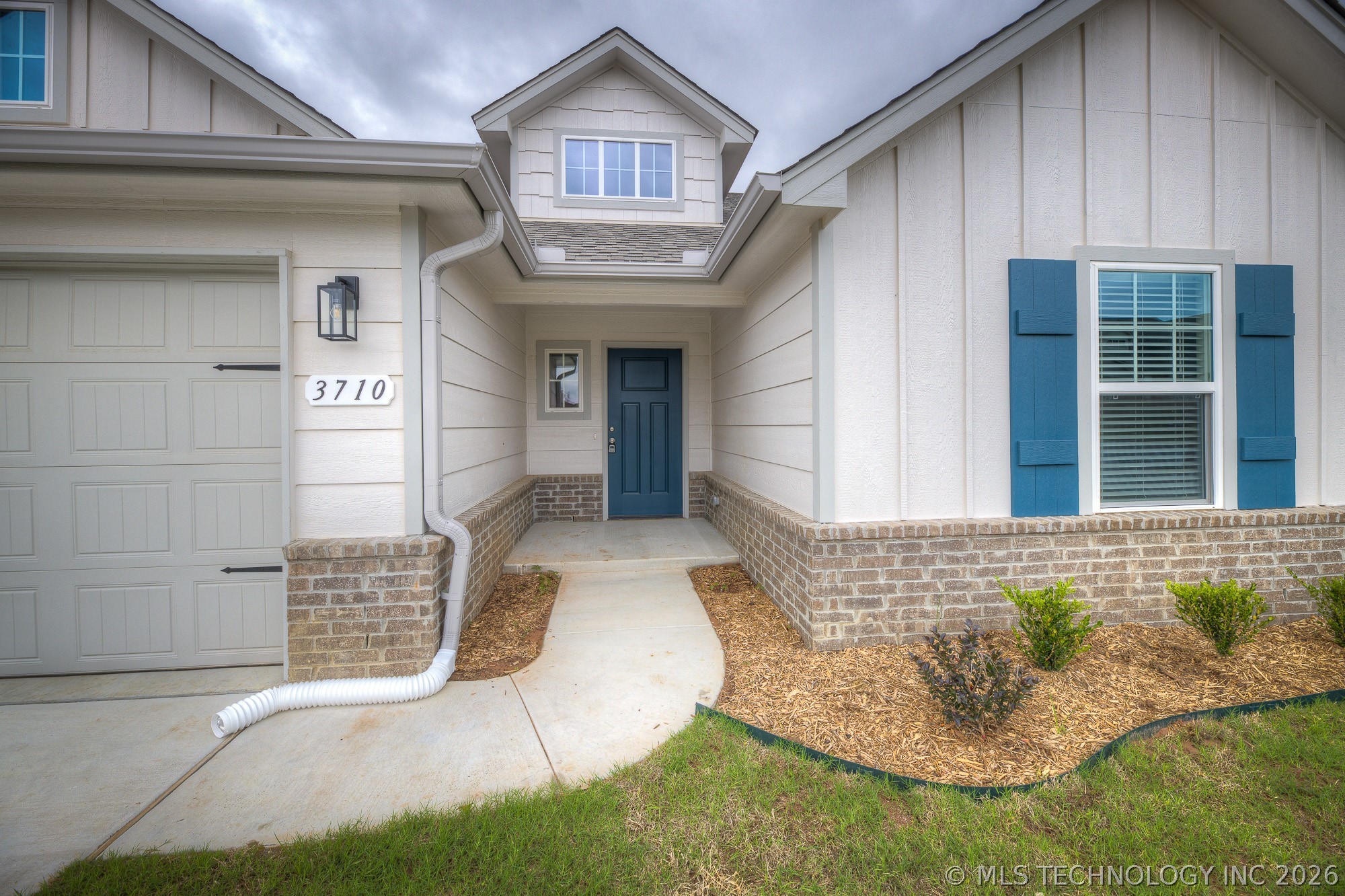 3710 S 13th Place Property Photo 2