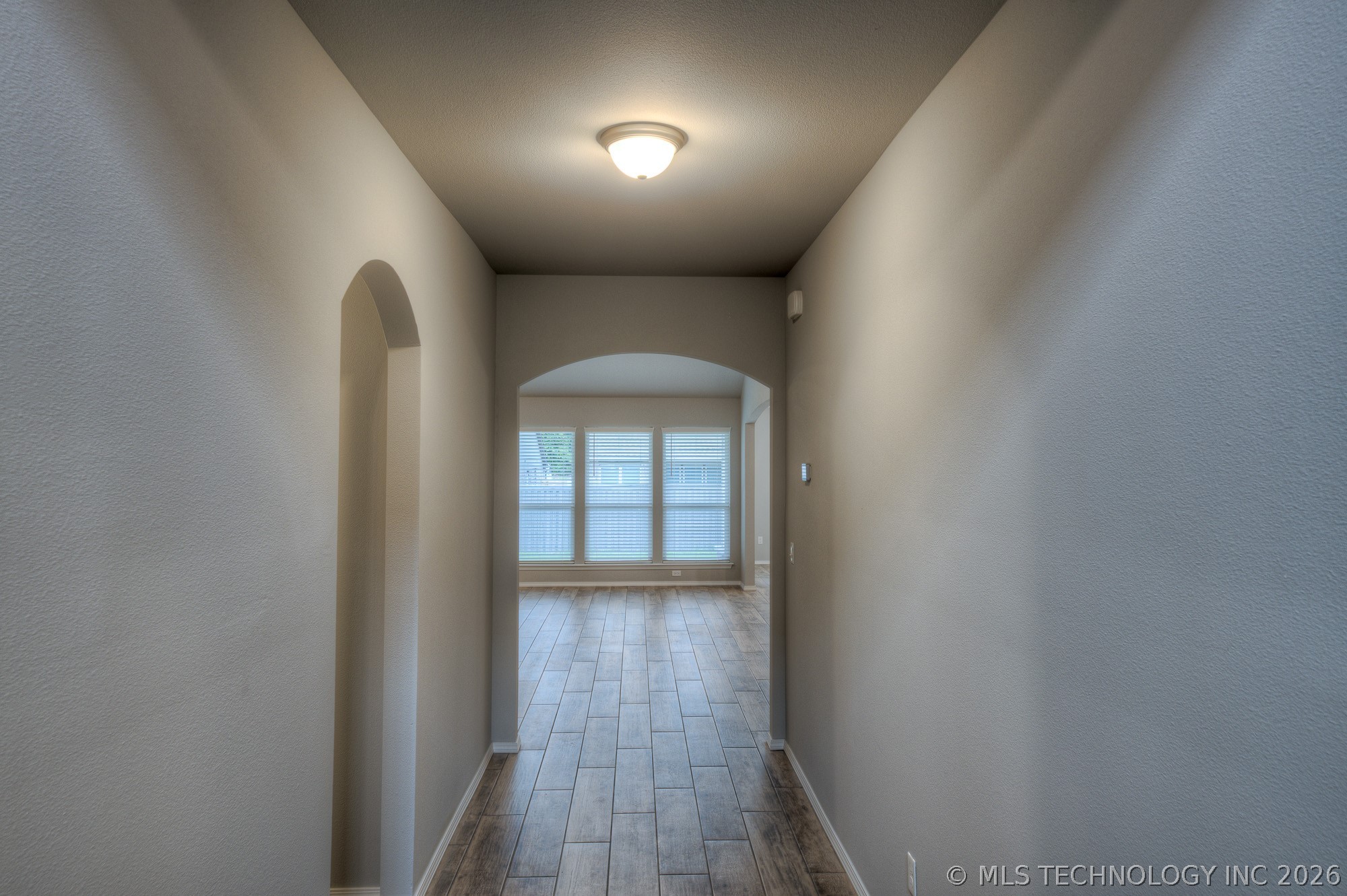 3710 S 13th Place Property Photo 4