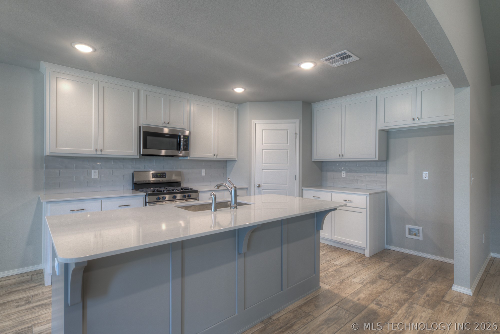 3710 S 13th Place Property Photo 10