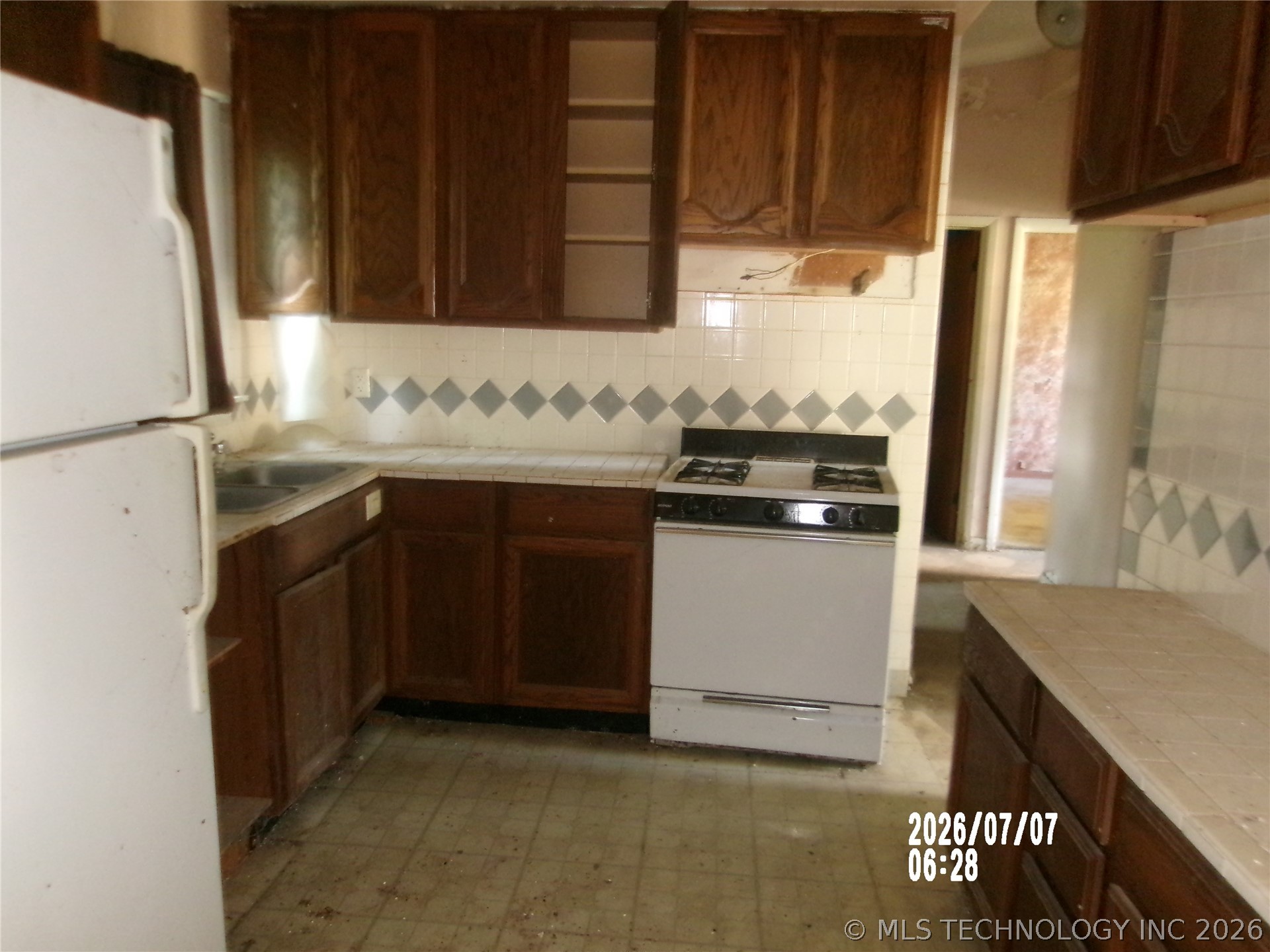 421 Sooner Road Property Photo 4