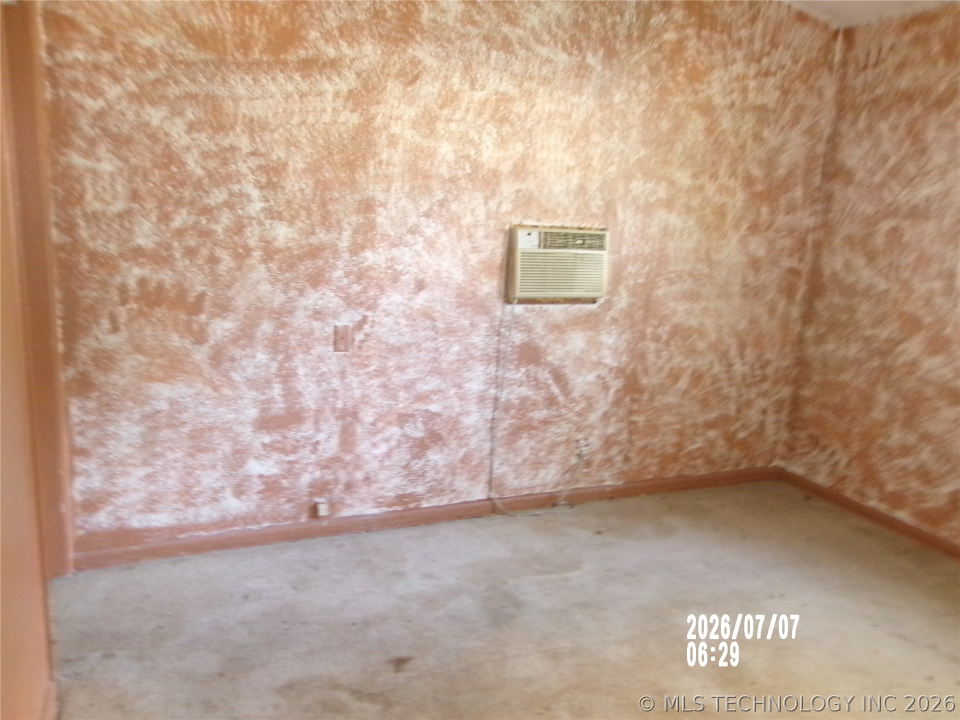 421 Sooner Road Property Photo 9