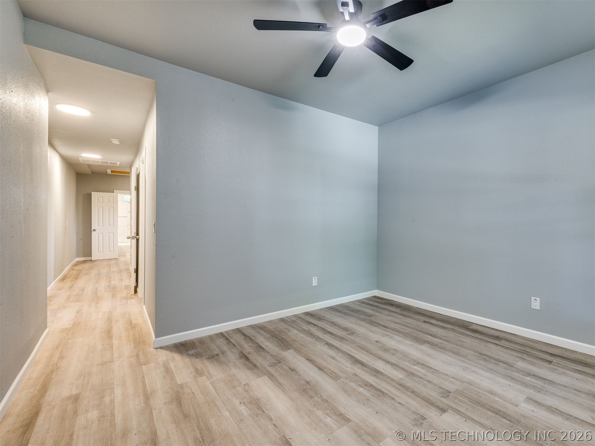 7 N Union Avenue Property Photo 13