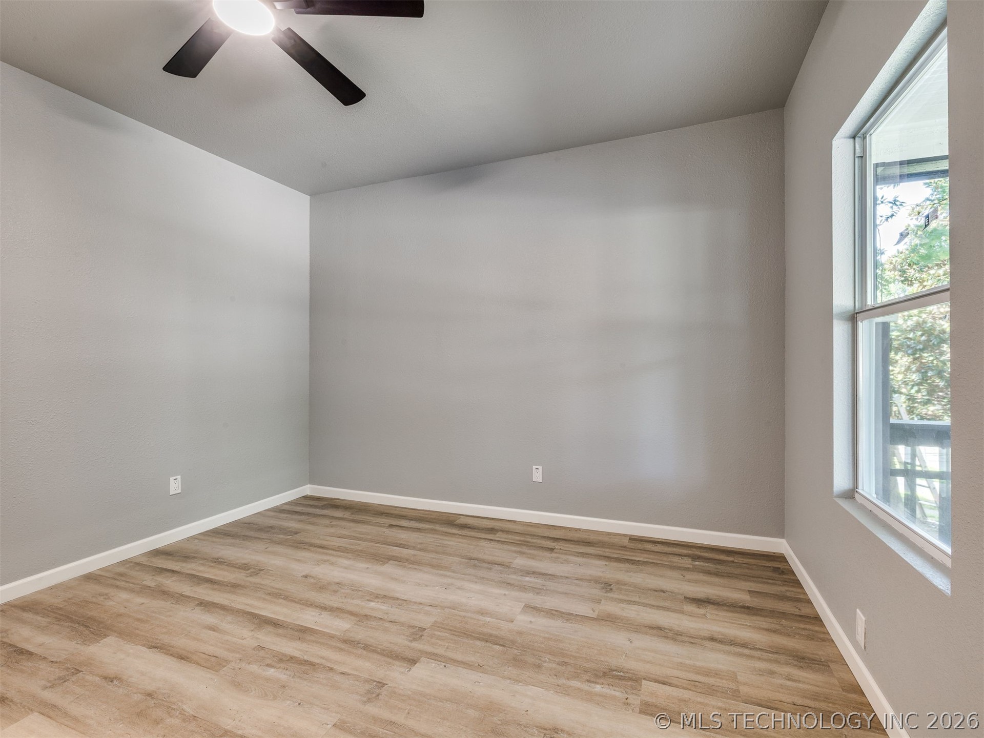 7 N Union Avenue Property Photo 14